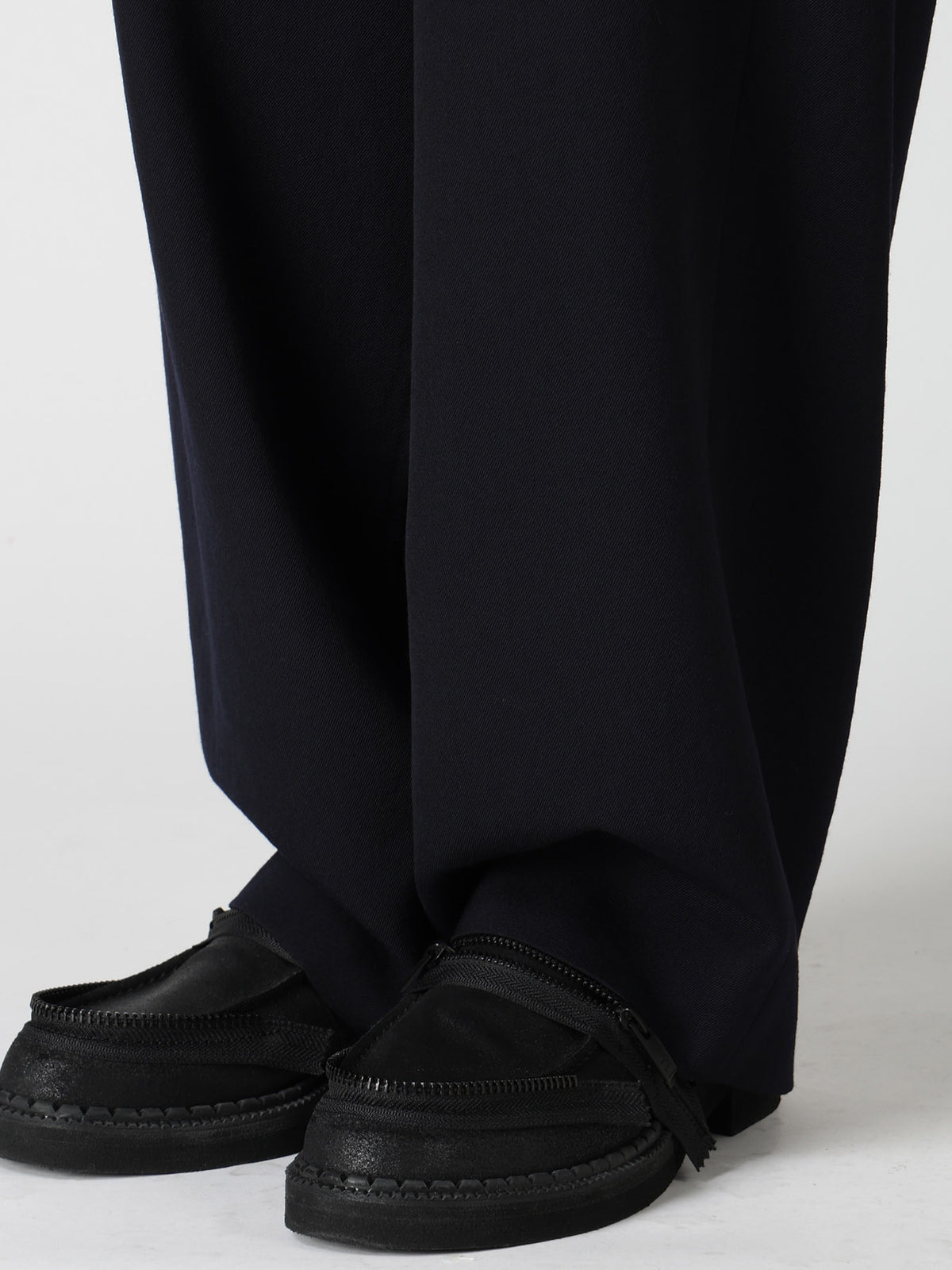 WOOL GABARDINE 2-TUCK WIDE PANTS