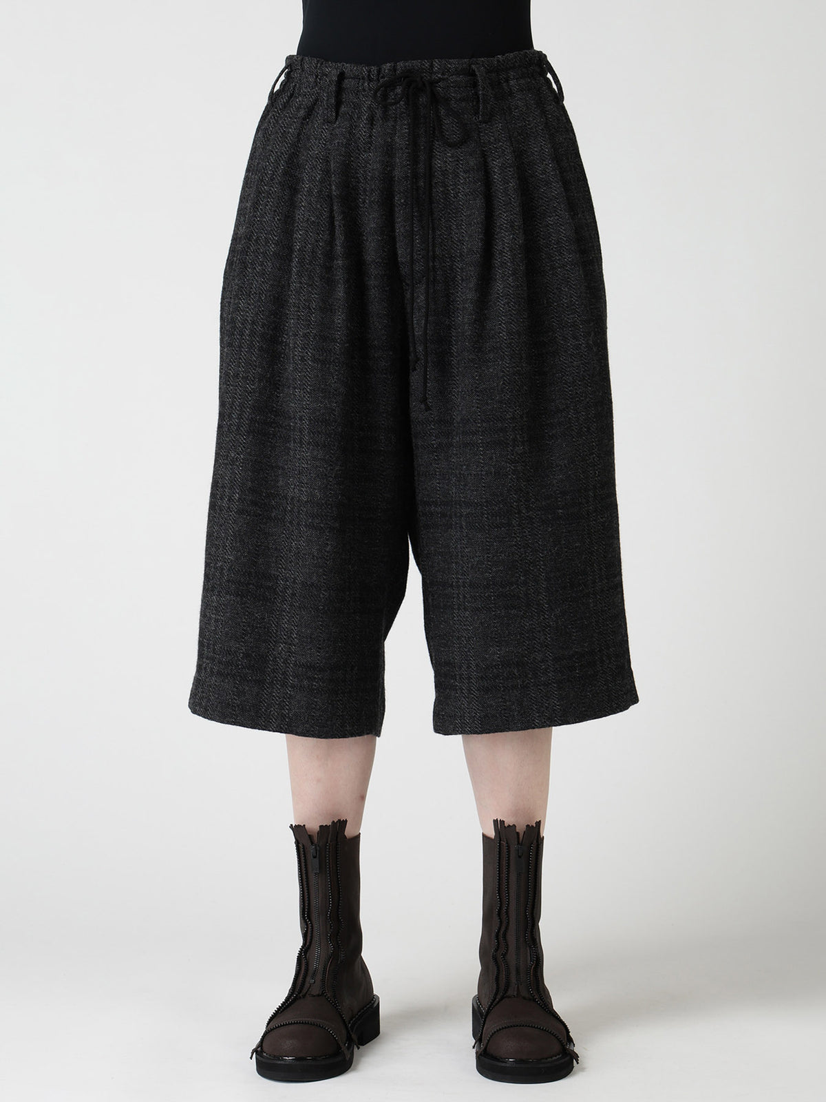 WOOL BLEND PLAID 3-TUCK HALF PANTS