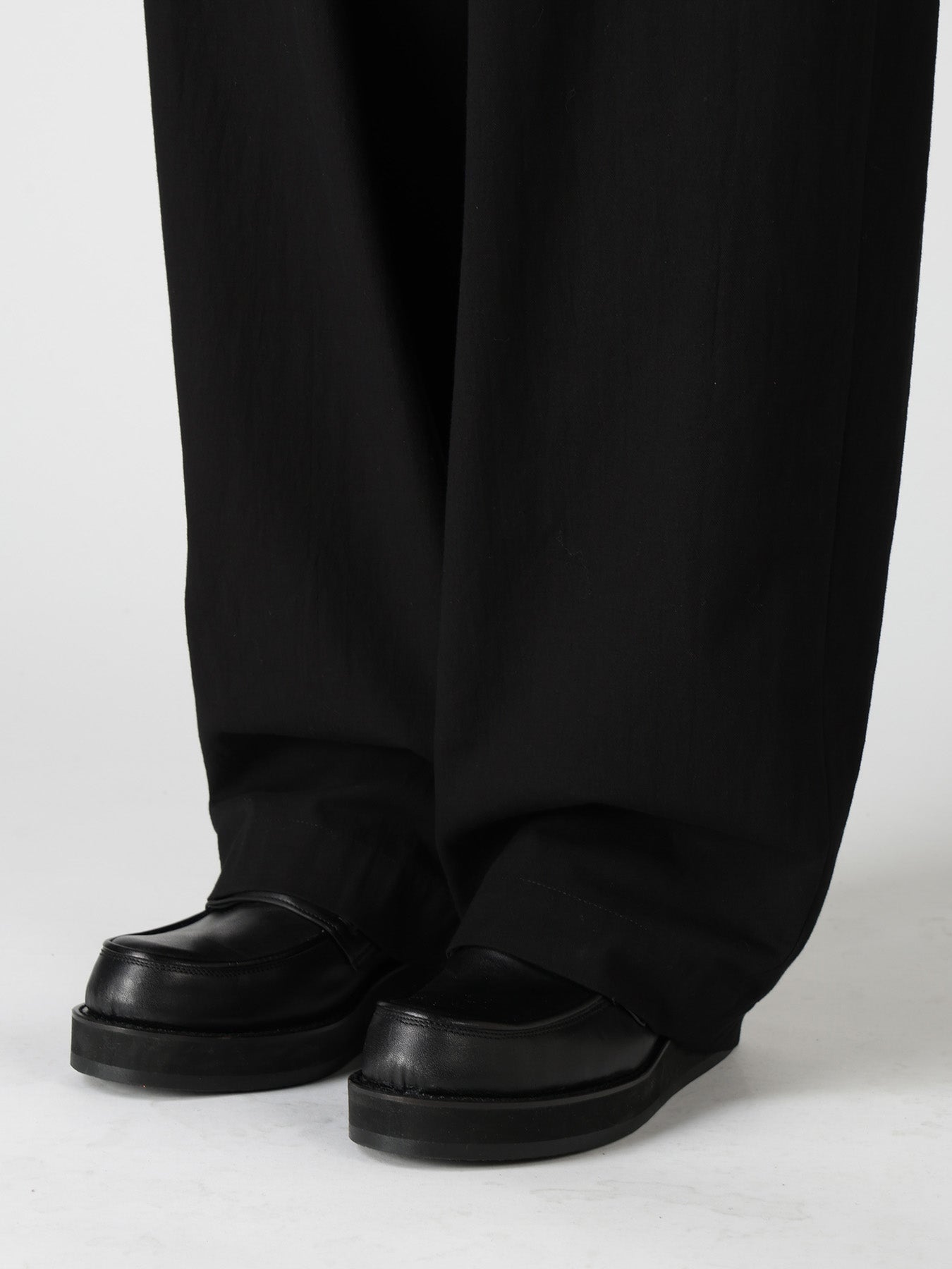 COTTON TWILL 2-TUCK WIDE PANTS