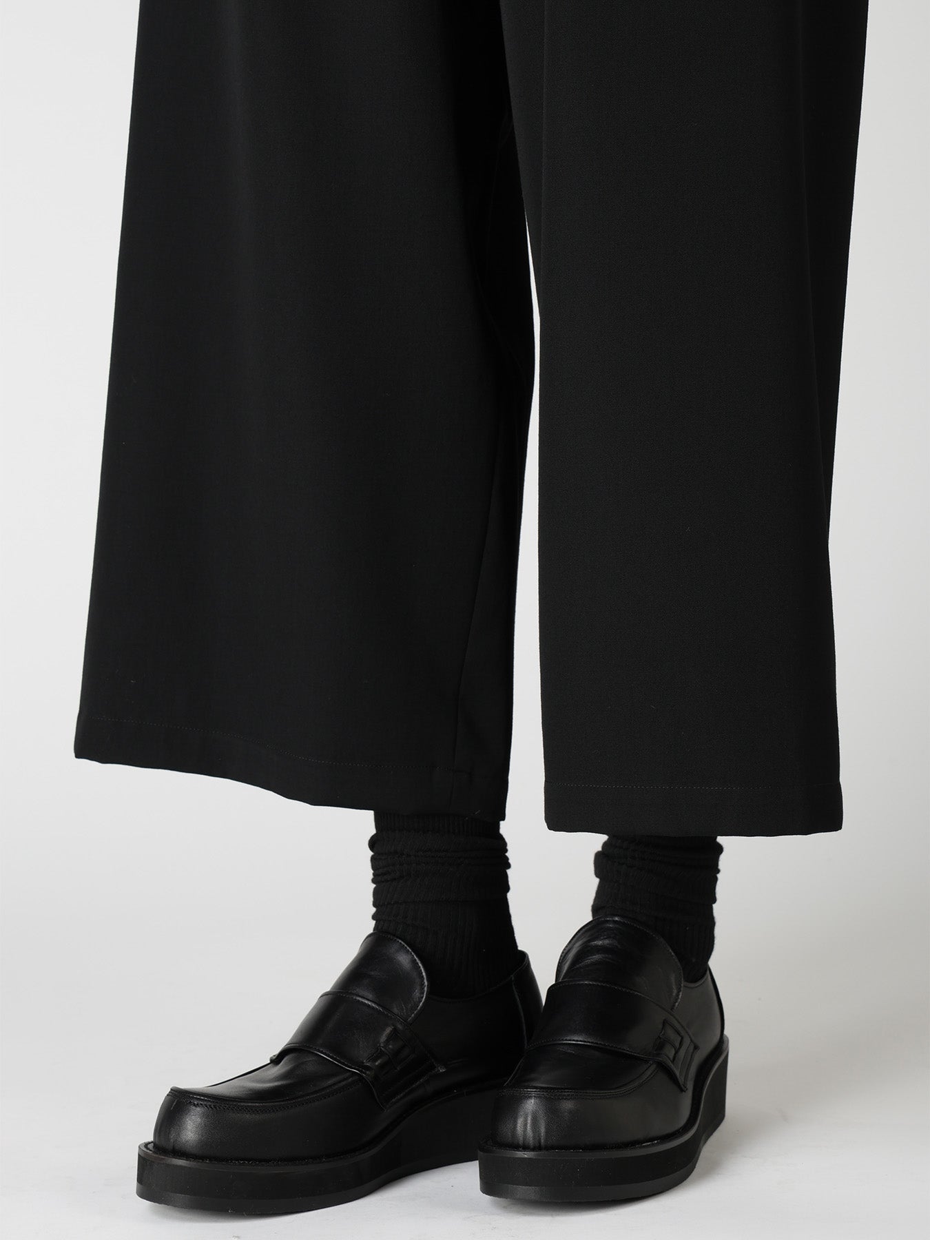 WOOL GABARDINE FRONT TUCK WIDE PANTS