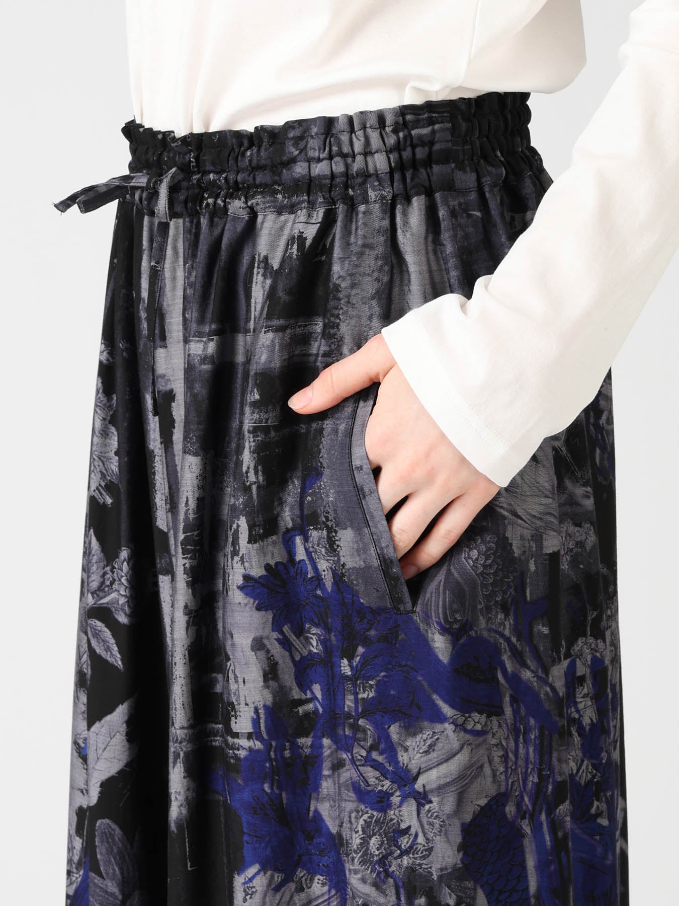 CUPRO DISTORTED FLOWER FLARE PANTS