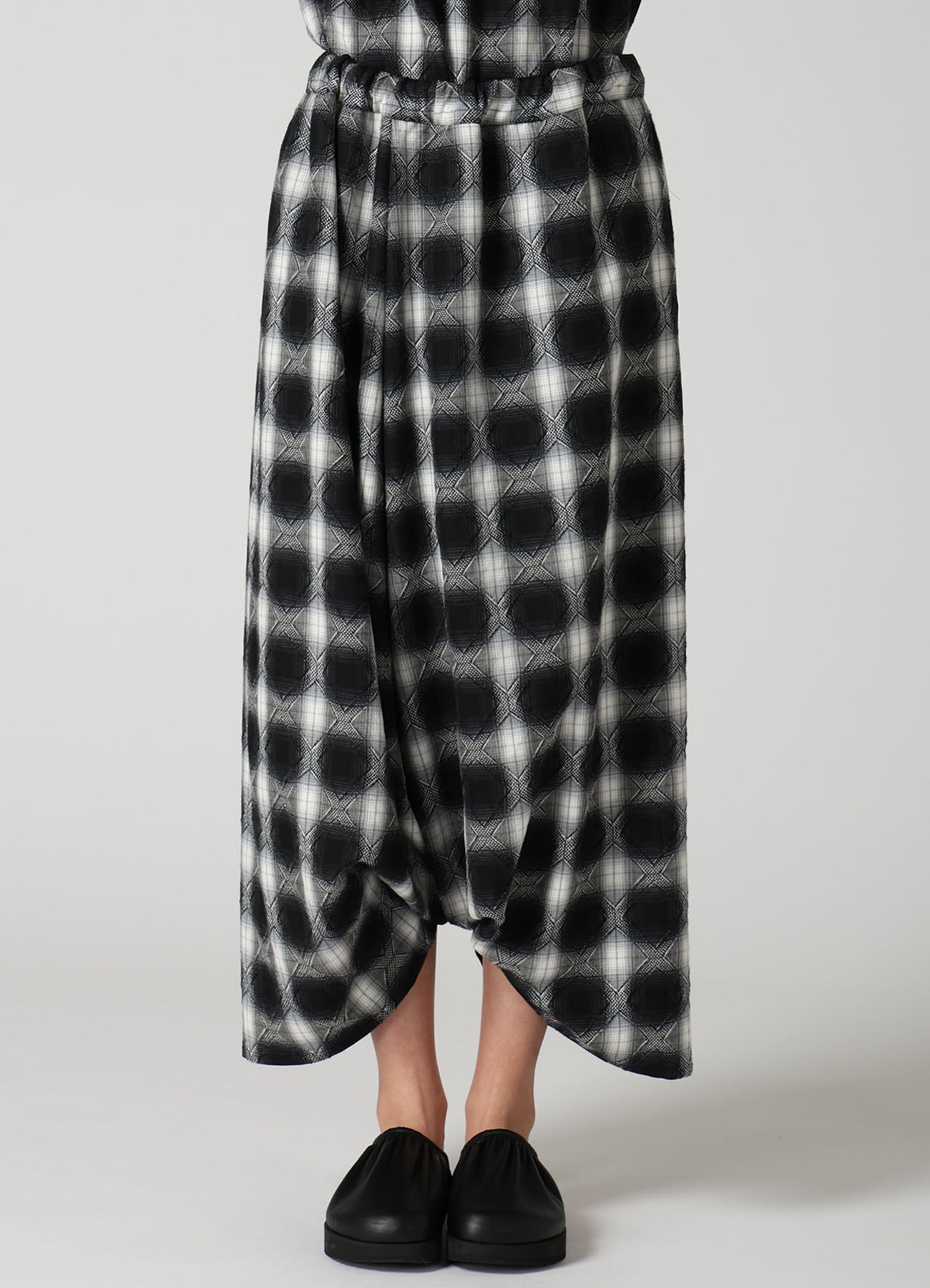 PLAID JACQUARD TUCK PANTS