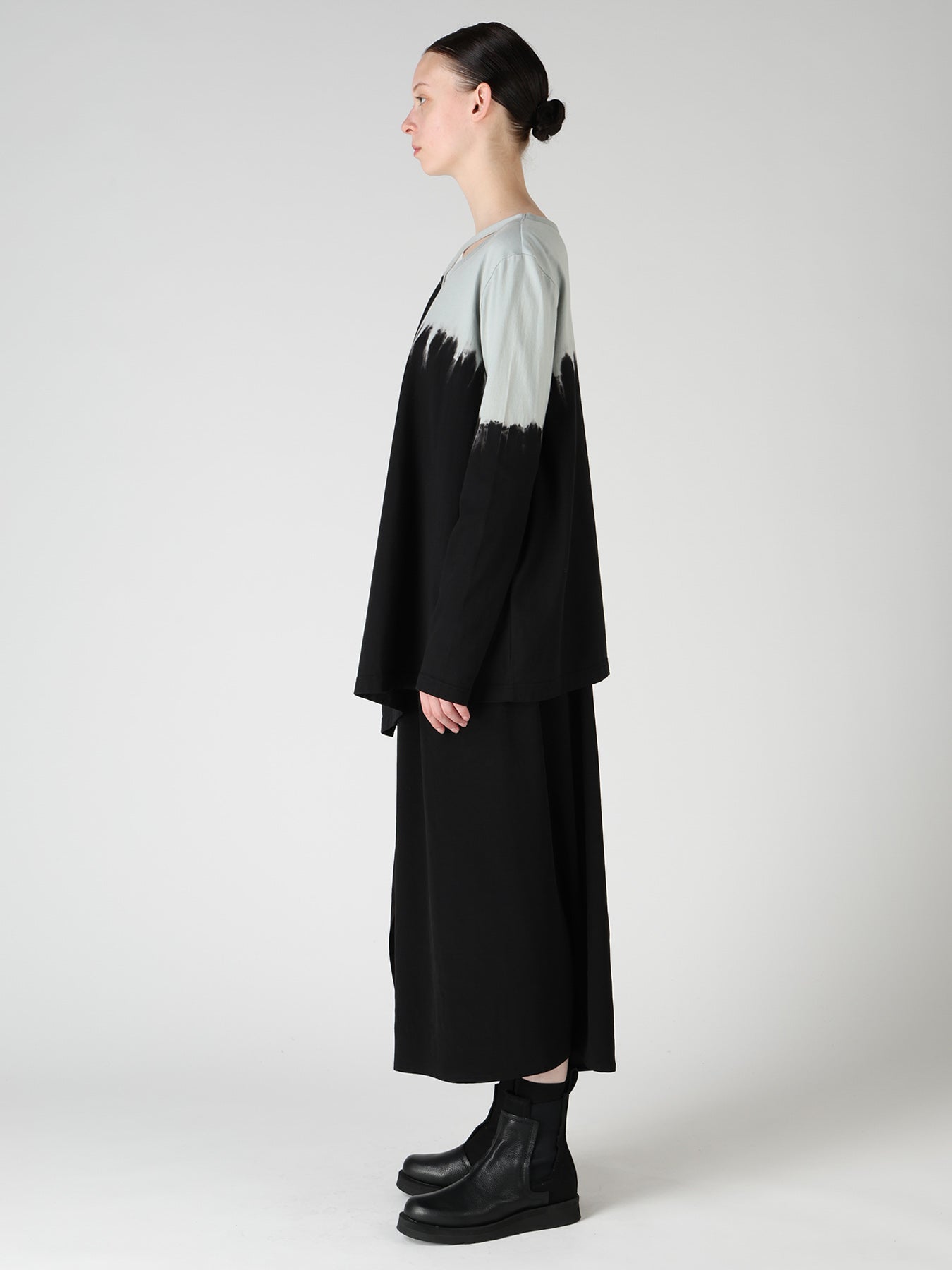 DISCHARGE DYED LONG SLEEVE ASYMMETRIC T-SHIRT