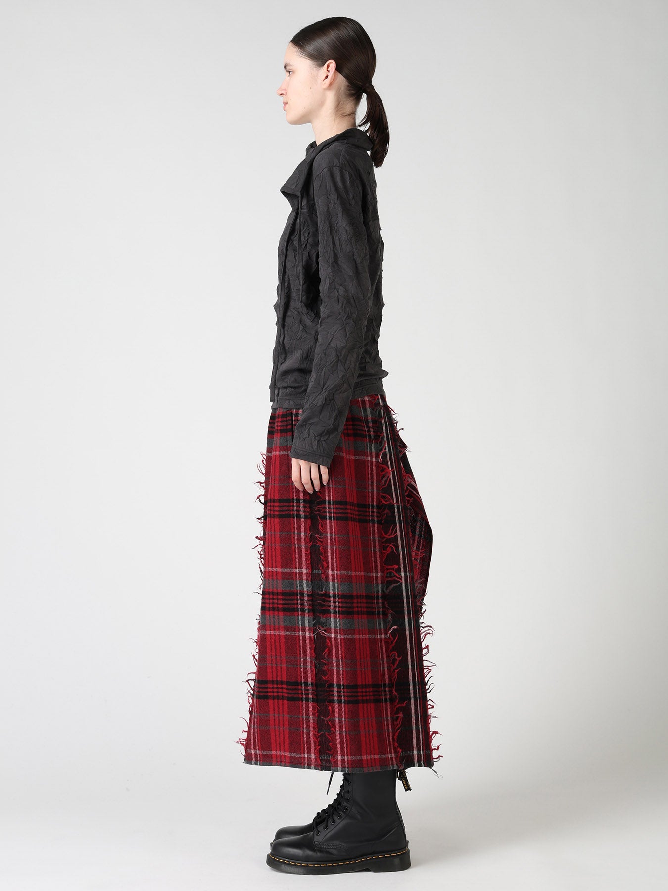 RANDOM DOT JACQUARD ASYMMETRIC HIGH NECK T-SHIRT
