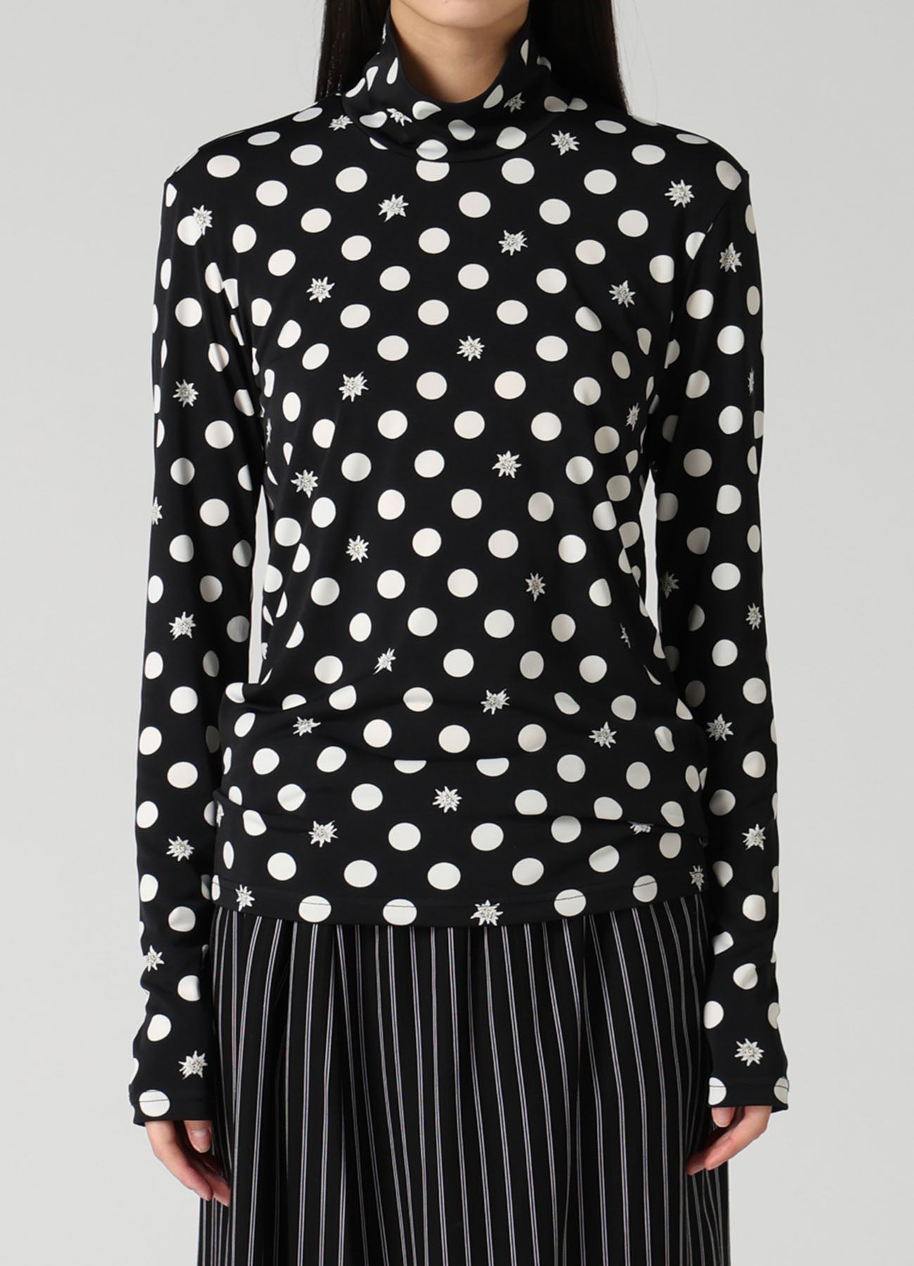 DOT FLOWER PRINT JERSEY HIGH NECK T-SHIRT