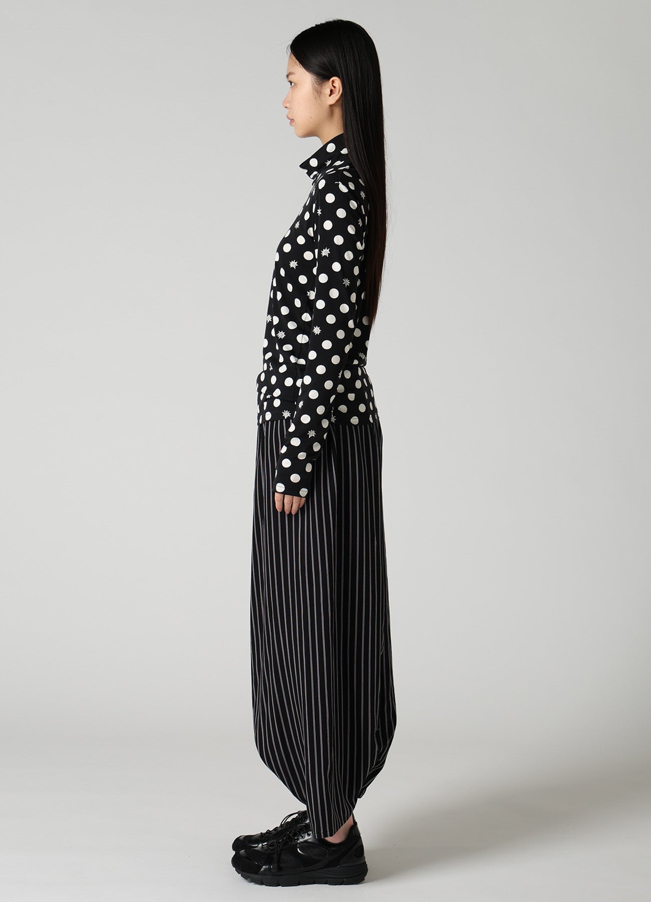 DOT FLOWER PRINT JERSEY HIGH NECK T-SHIRT