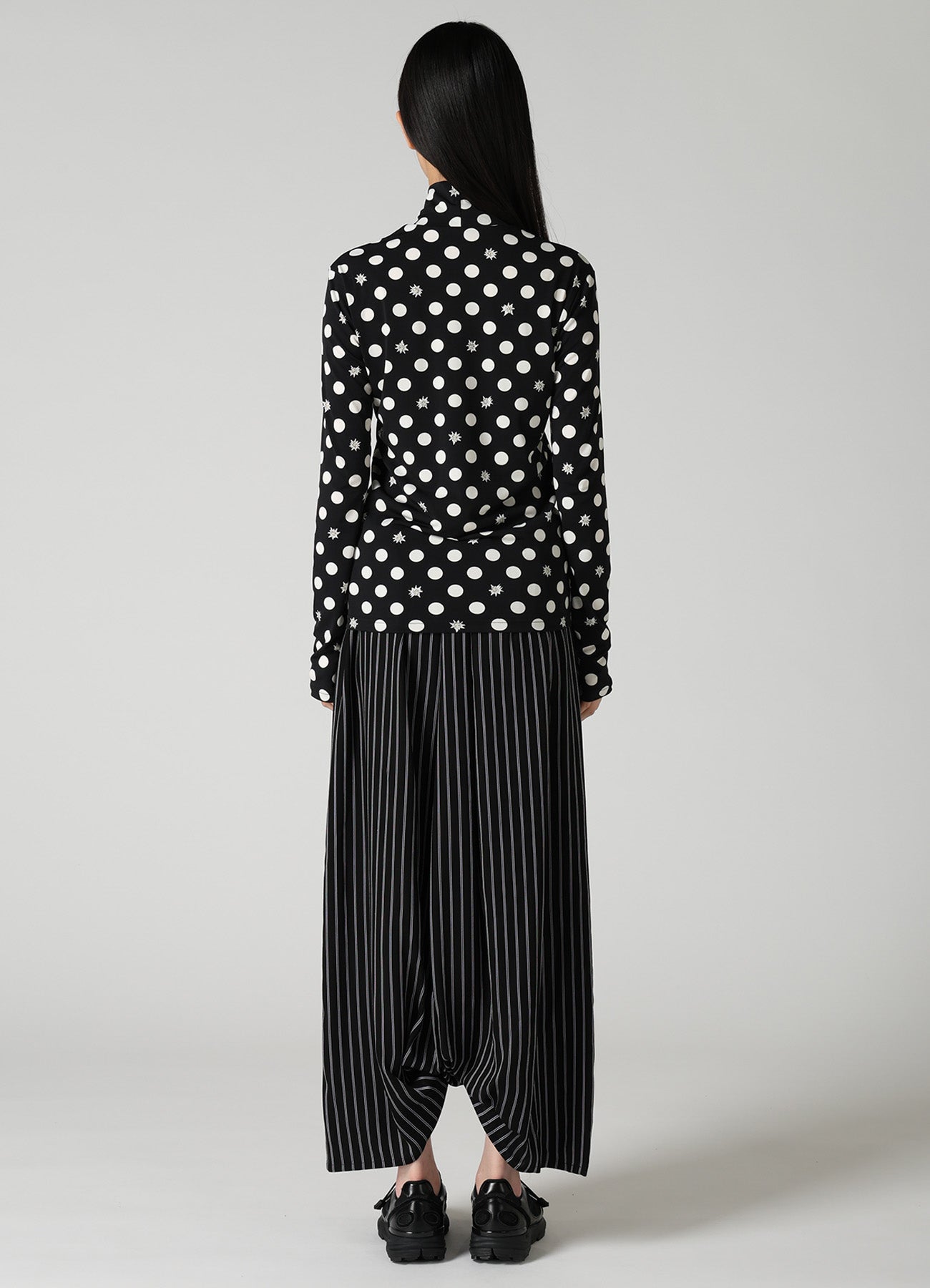 DOT FLOWER PRINT JERSEY HIGH NECK T-SHIRT