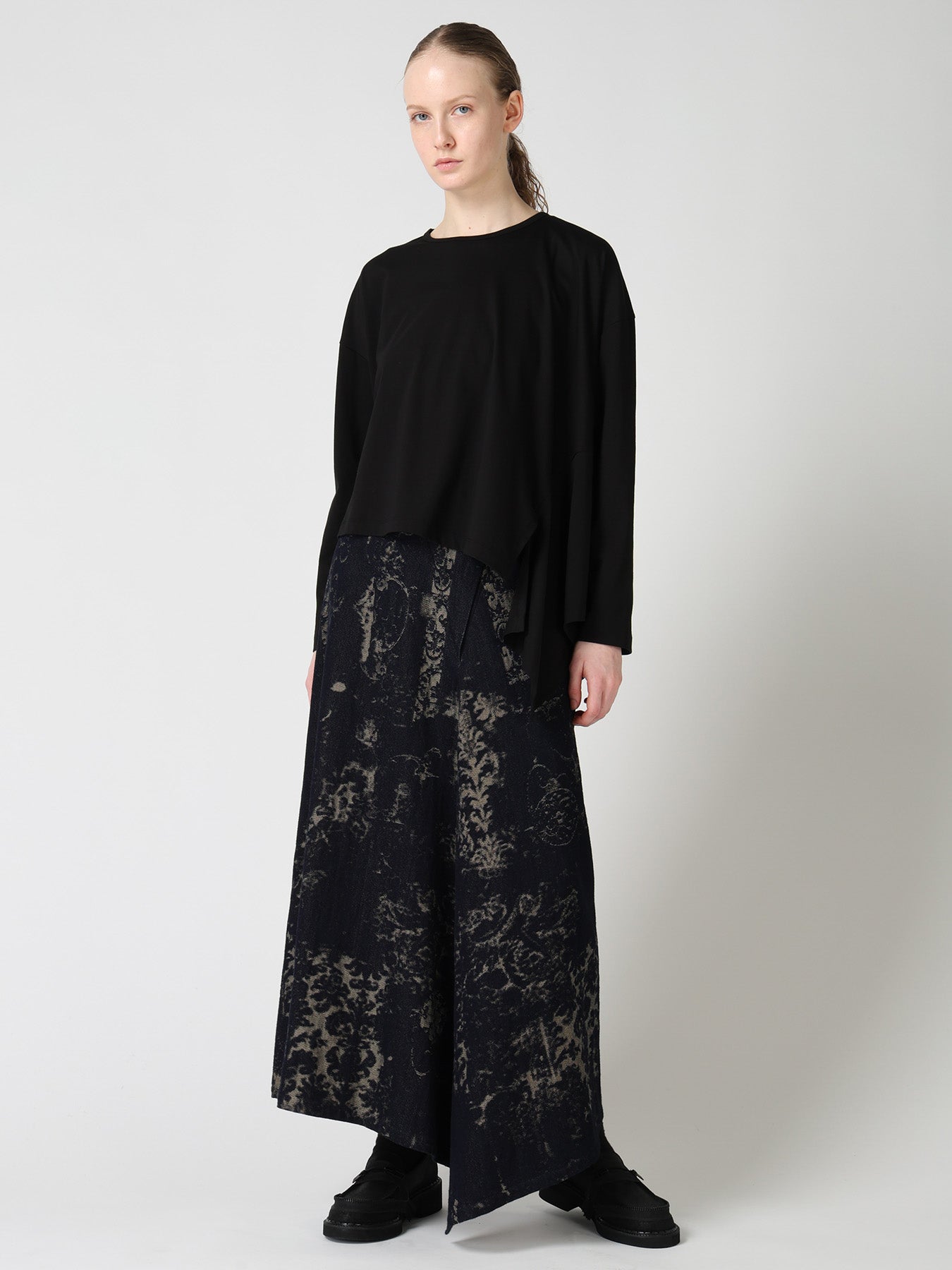 SUVIN JERSEY ASYMMETRIC ROUND NECK T-SHIRT