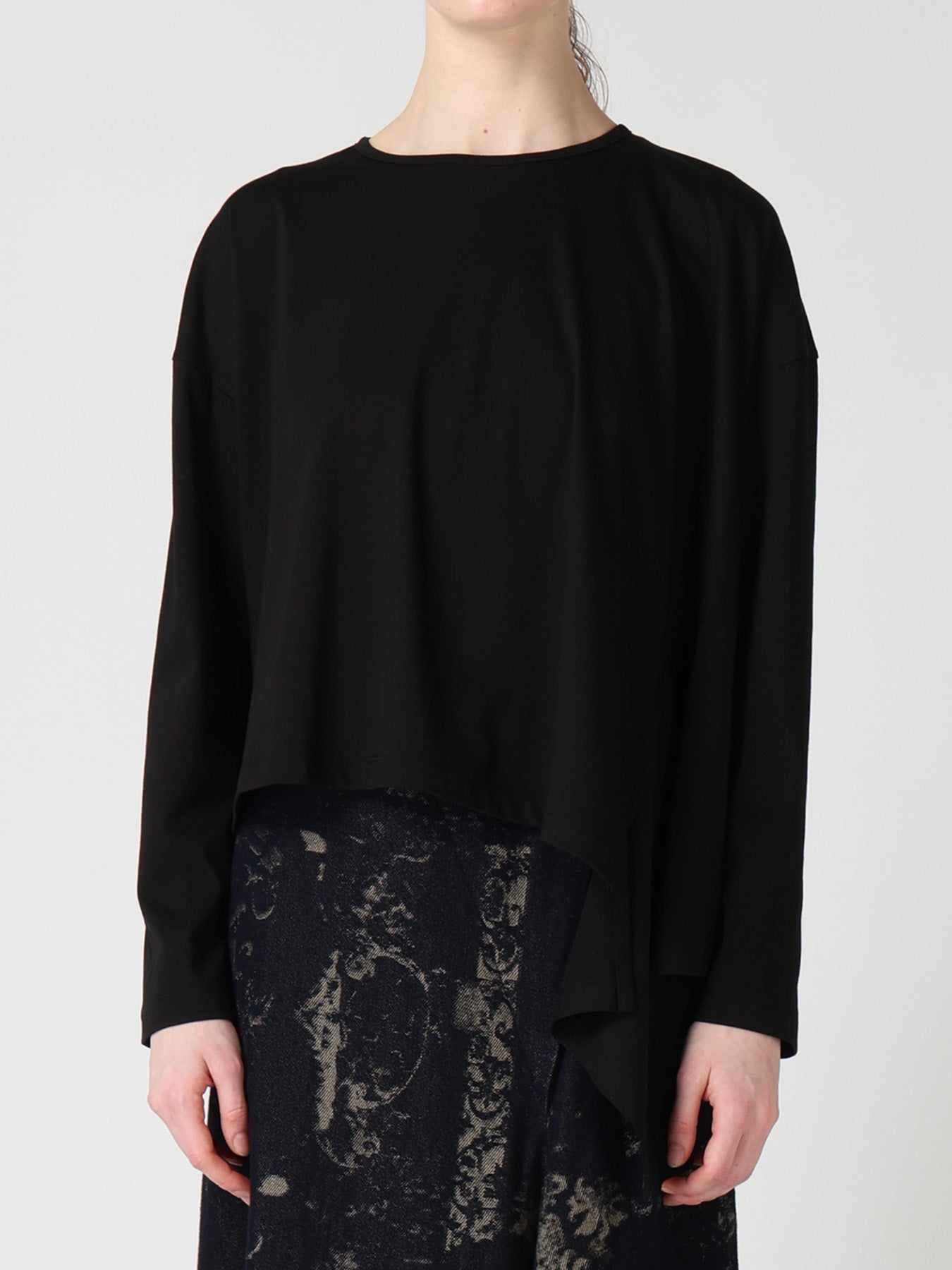 SUVIN JERSEY ASYMMETRIC ROUND NECK T-SHIRT