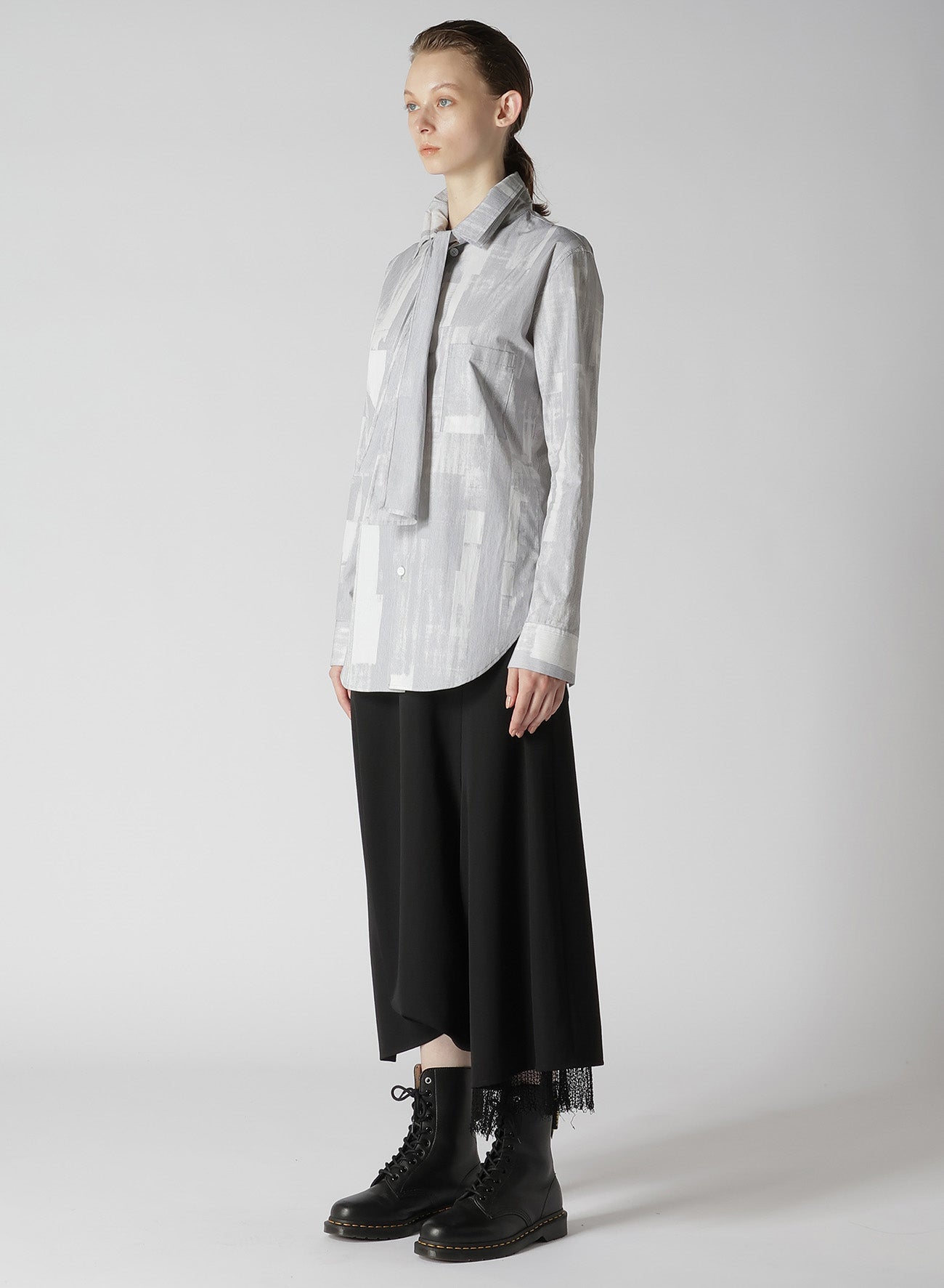 TYPEWRITER STRIPE BOW COLLAR BLOUSE