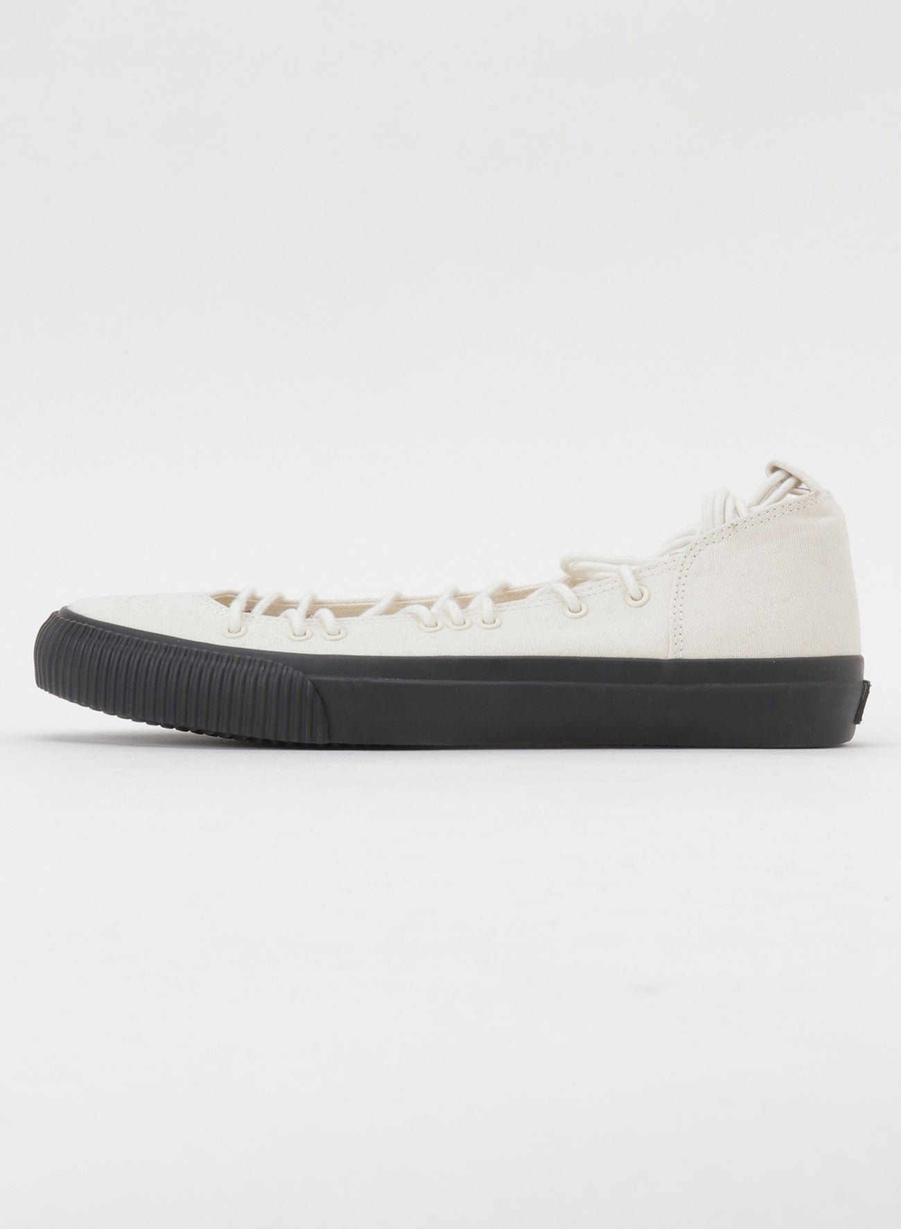 NO.9 CANVAS LACE-UP SNEAKERS