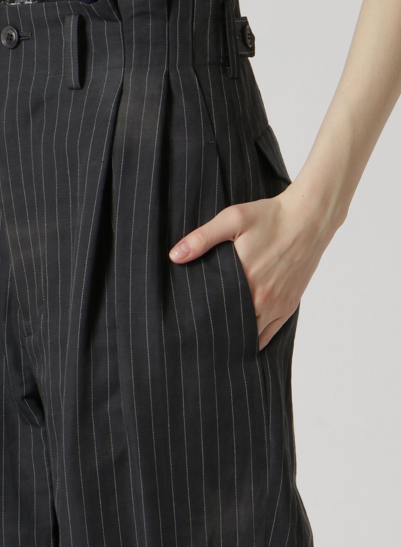 LINEN/COTTON PIN-STRIPE UNEVENLY DYED 2 PLEAT PANTS