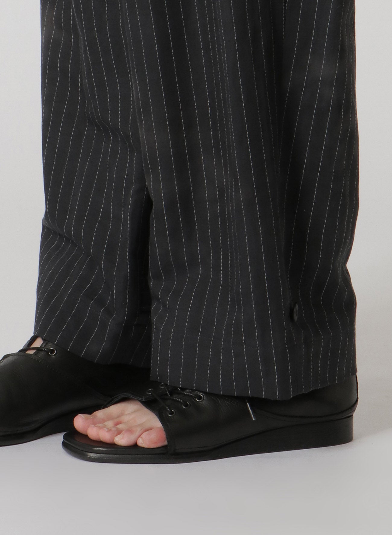 LINEN/COTTON PIN-STRIPE UNEVENLY DYED 2 PLEAT PANTS