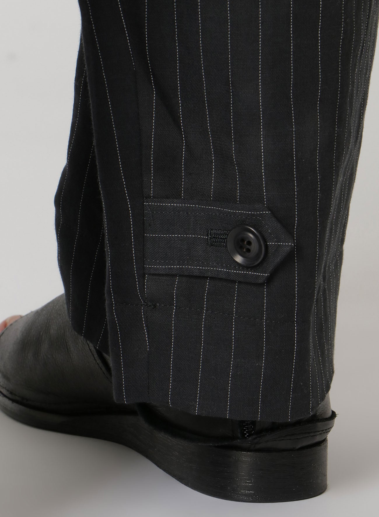 LINEN/COTTON PIN-STRIPE UNEVENLY DYED 2 PLEAT PANTS