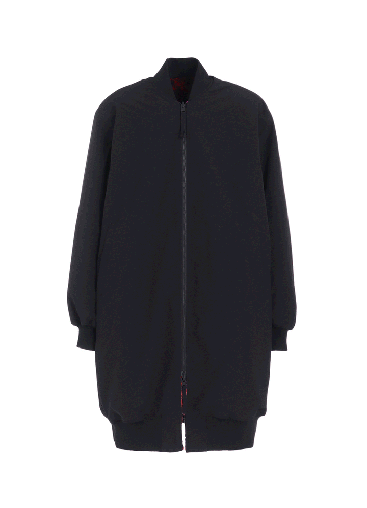 【S'YTE X TAION】REVERSIBLE LONG BOMBER JACKET WITH RED PRINTED FLEECE LINING