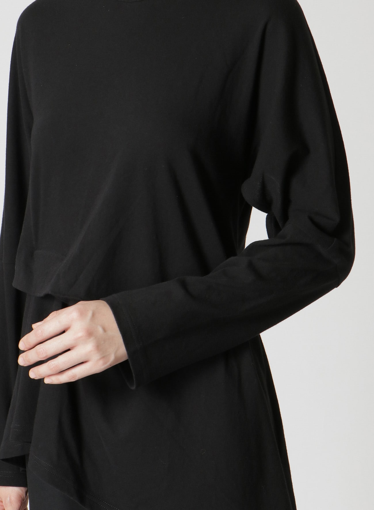 TUCK DETAIL ROUND NECK LONG SLEEVE T-SHIRT