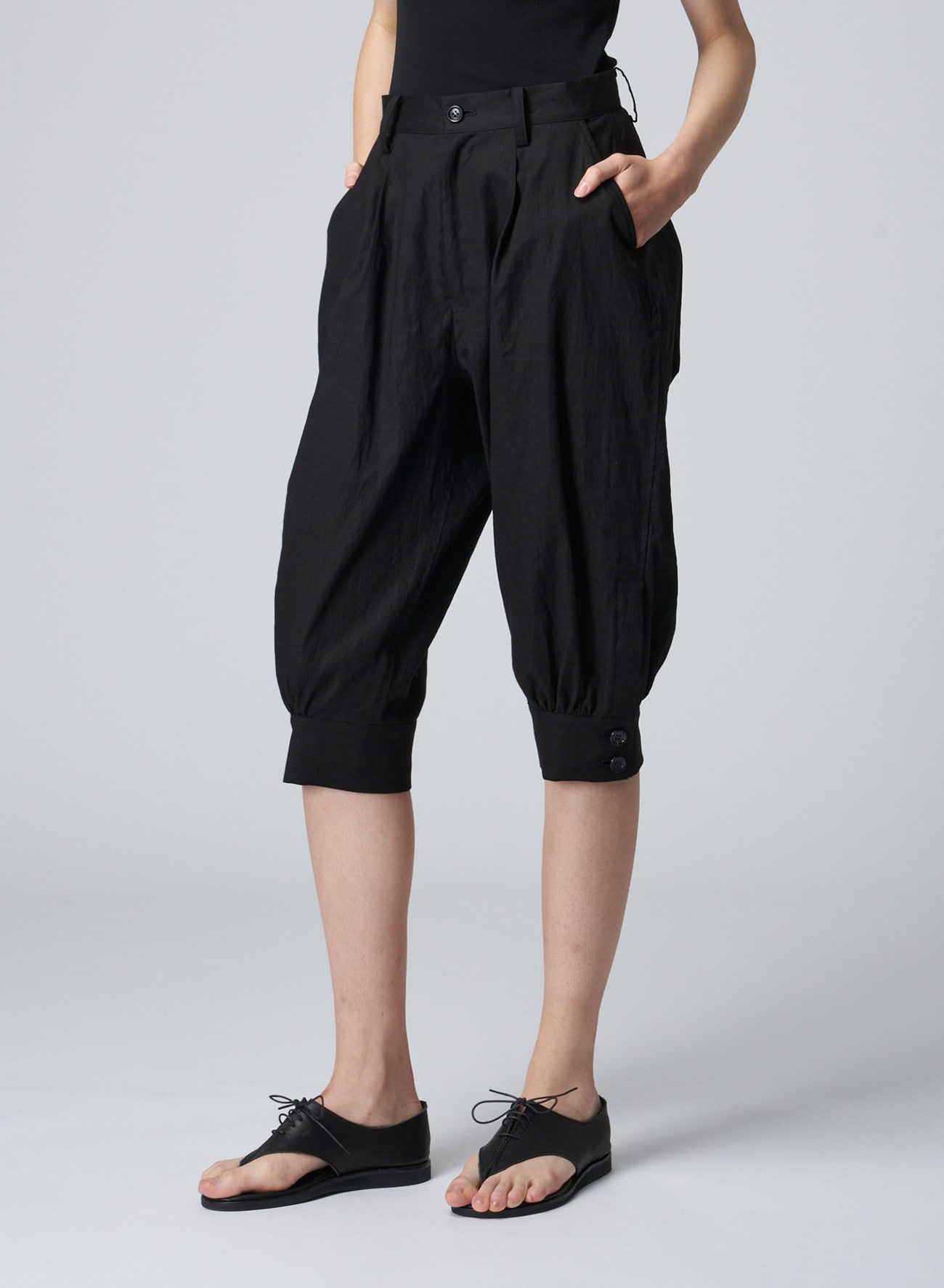 COTTON/LINEN PANTS WITH GATHERED HEMS