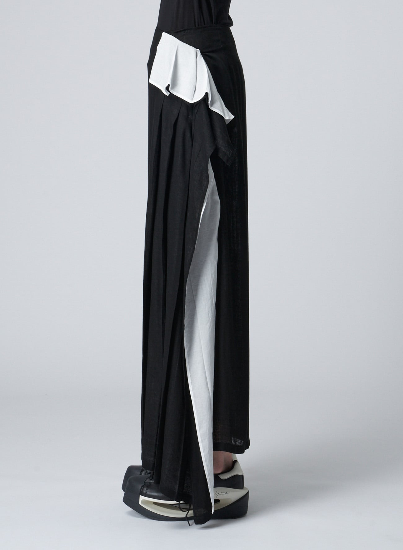 PLEATED LONG S