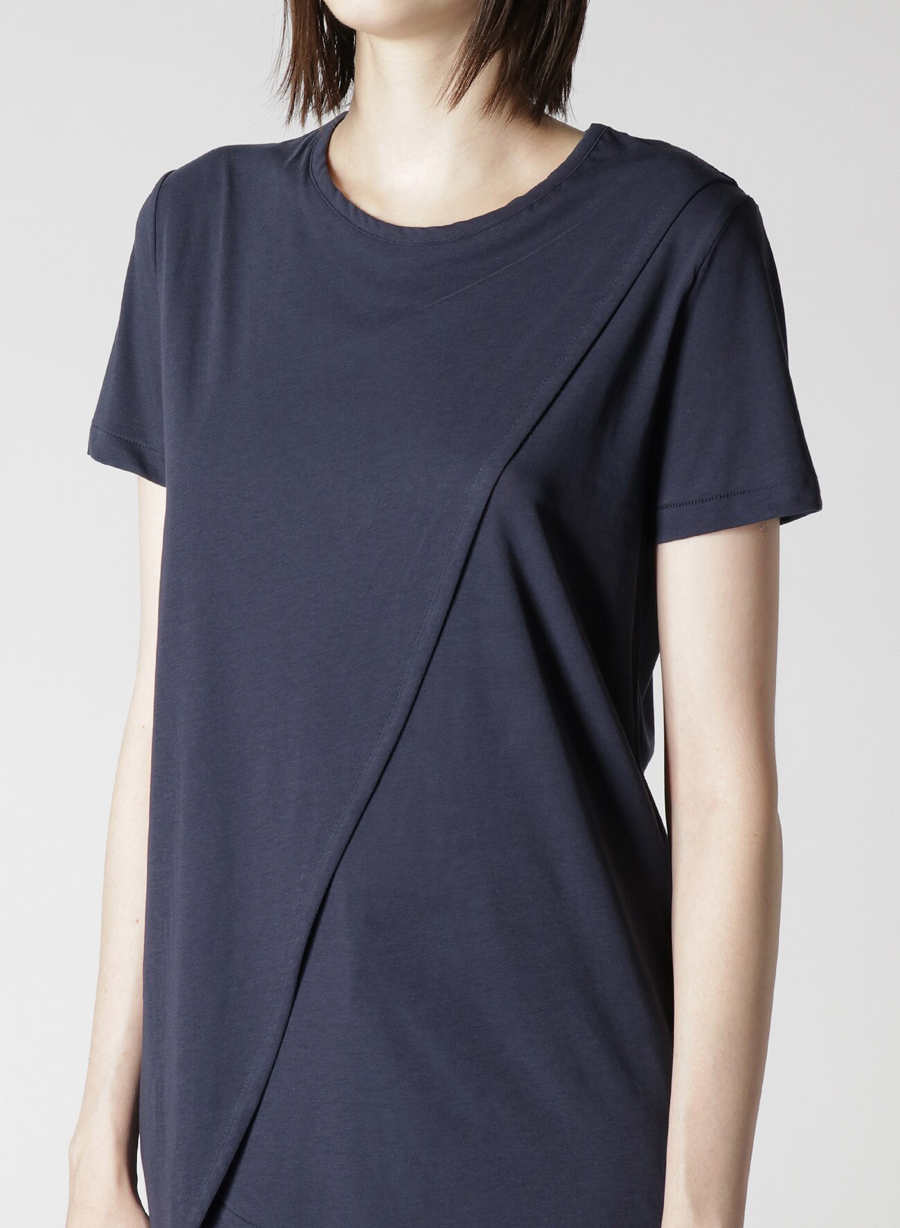 SINGLE JERSEY T-SHIRT WITH DIAGONAL OVERLAPPING PANEL