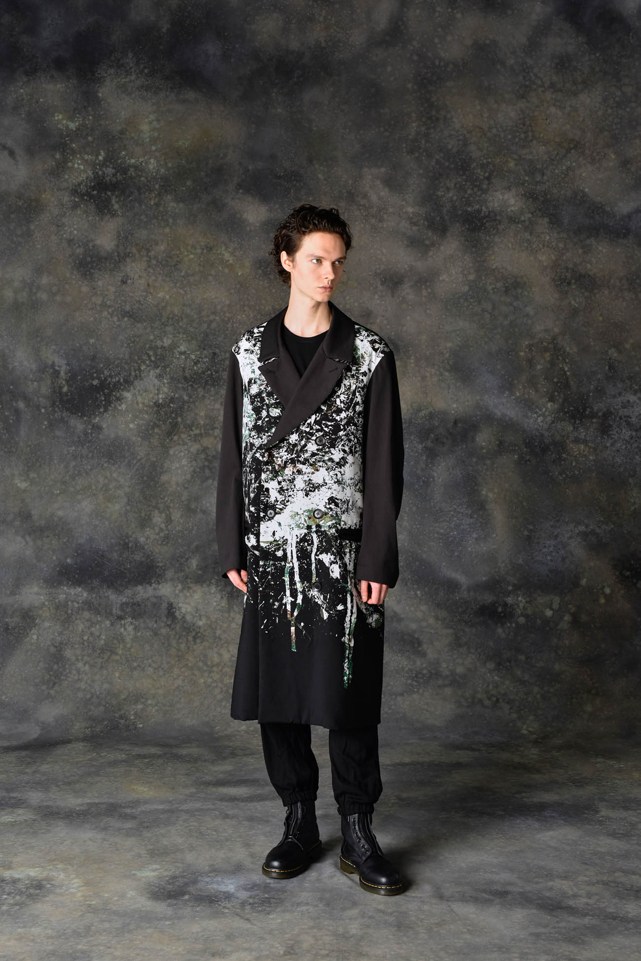 <SOUUN TAKEDA>Rayon twill Curved sleeves P coat