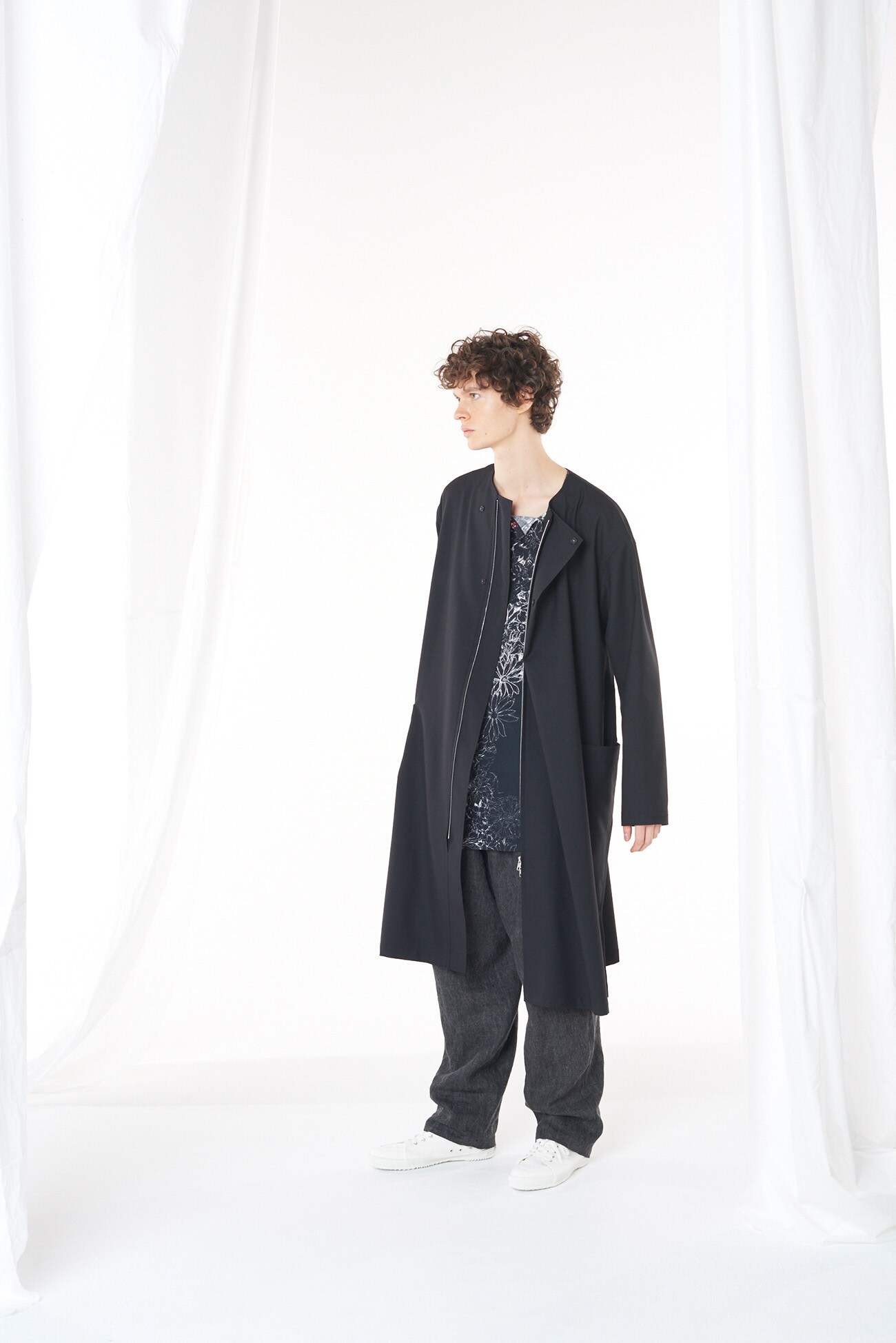 Wool/Polyester Gabardine Pleated Collarless Coat