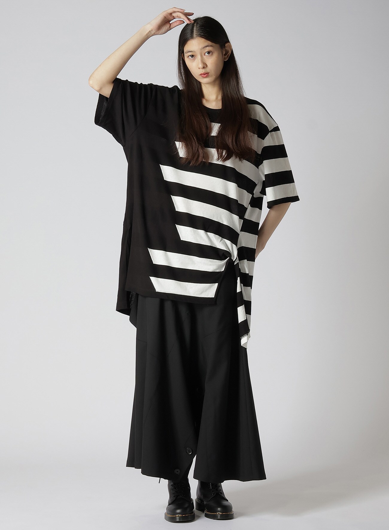 RANDOM STRIPE B LEFT TWISTED HALF SLEEVE T-SHIRT(FREE SIZE BLK X 