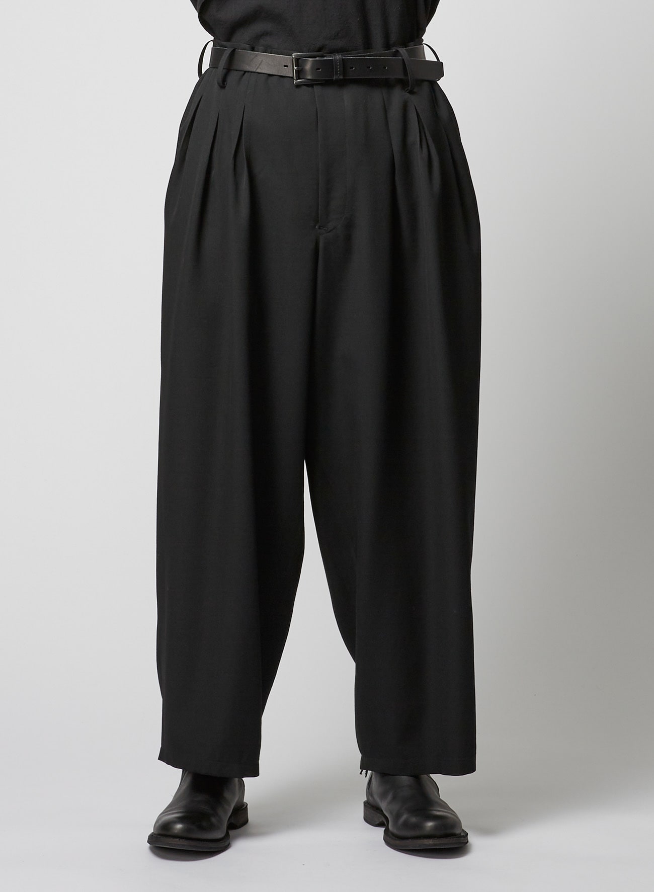 Topman double pleated tapered trousers in black | ASOS