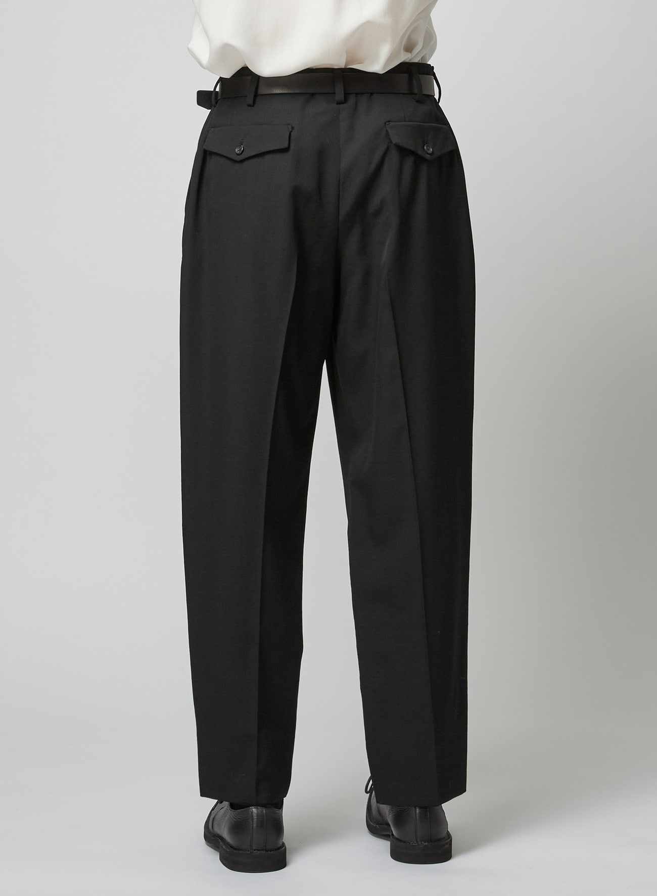TOTEME - Double-Pleated Cropped Trousers in Black – stoy