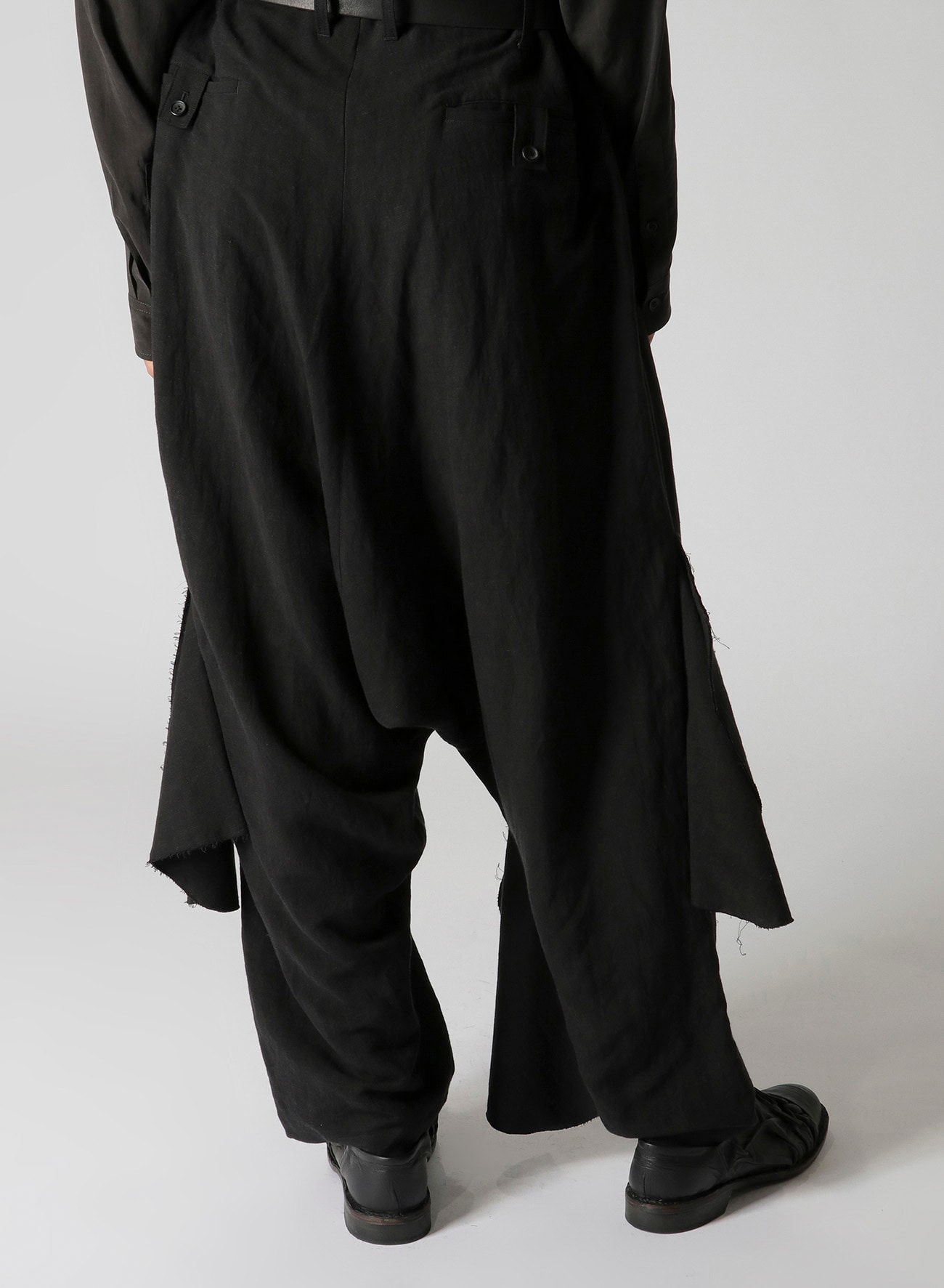 LI/RYCANVAS G-FLAP SAROUEL PANTS(S Black): Yohji Yamamoto POUR 