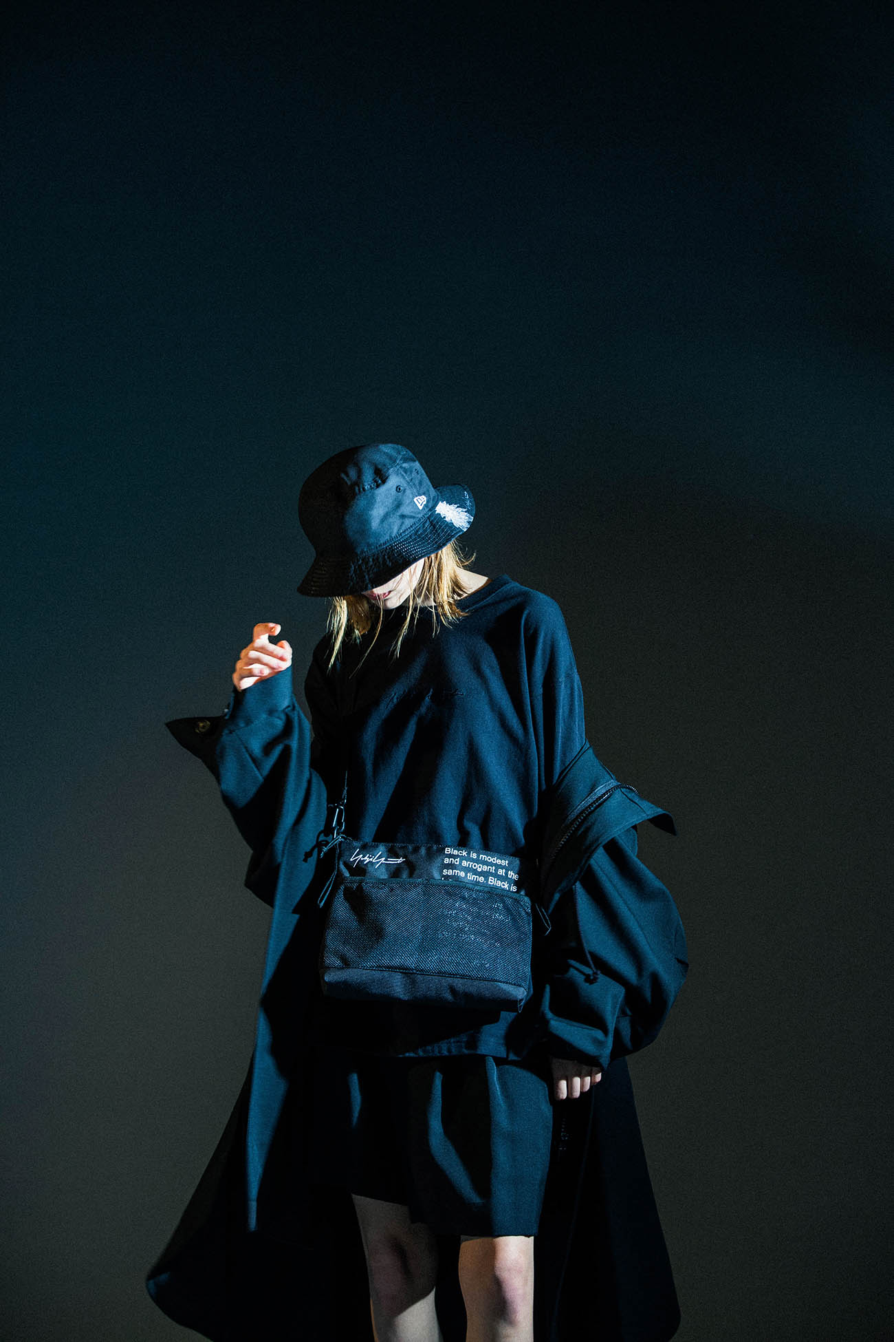 Yohji Yamamoto x NEW ERA WHITE LOGO SHOULDER BAG(M Black): Yohji