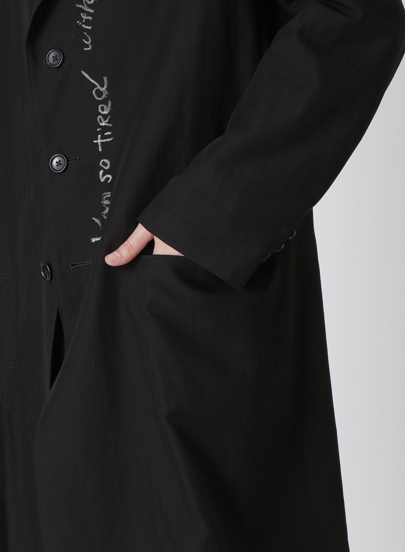 HIGH TWIST COTTON/CUPRO GABARDINE EMBROIDERED COAT WITH PLEATED