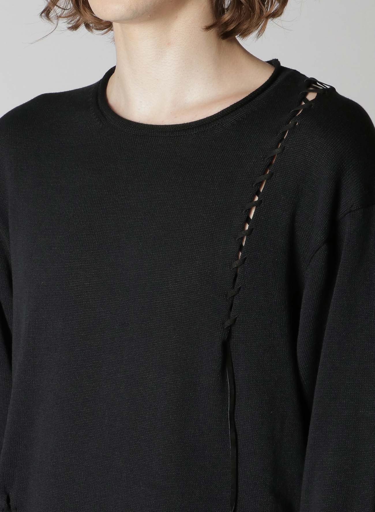 10G KNITTED LONG SLEEVE T-SHIRT WITH LEATHER STRAP DETAILS