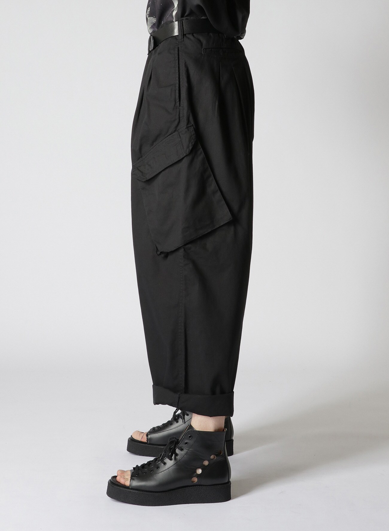 BLACK SCANDAL OXFORD CLOTH PLEATED WORK PANTS
