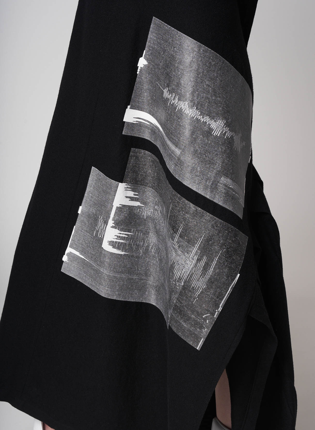 Wave Pattern Print-A Back Pleats Dress