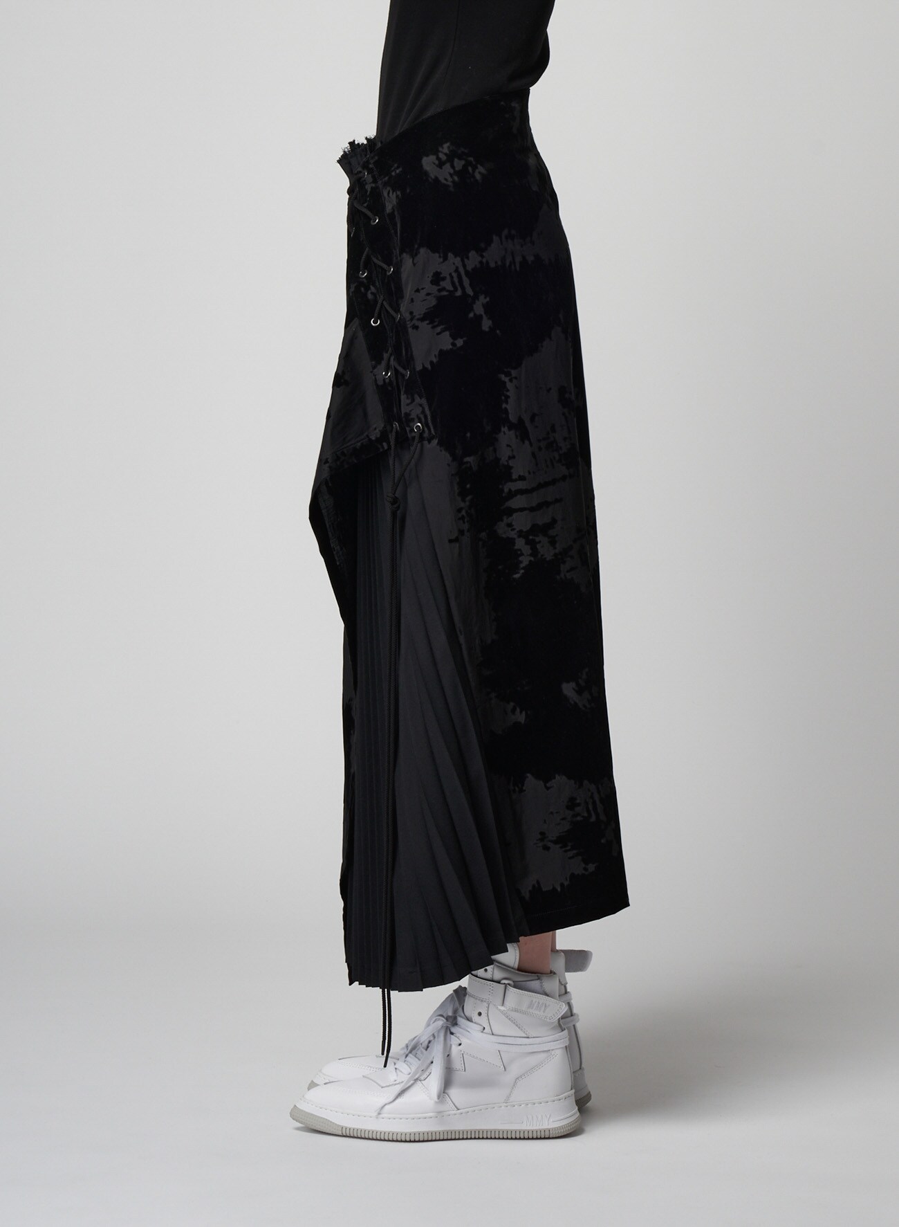 Flocky Print + Serge Combination Lace Up Pleats Skirt