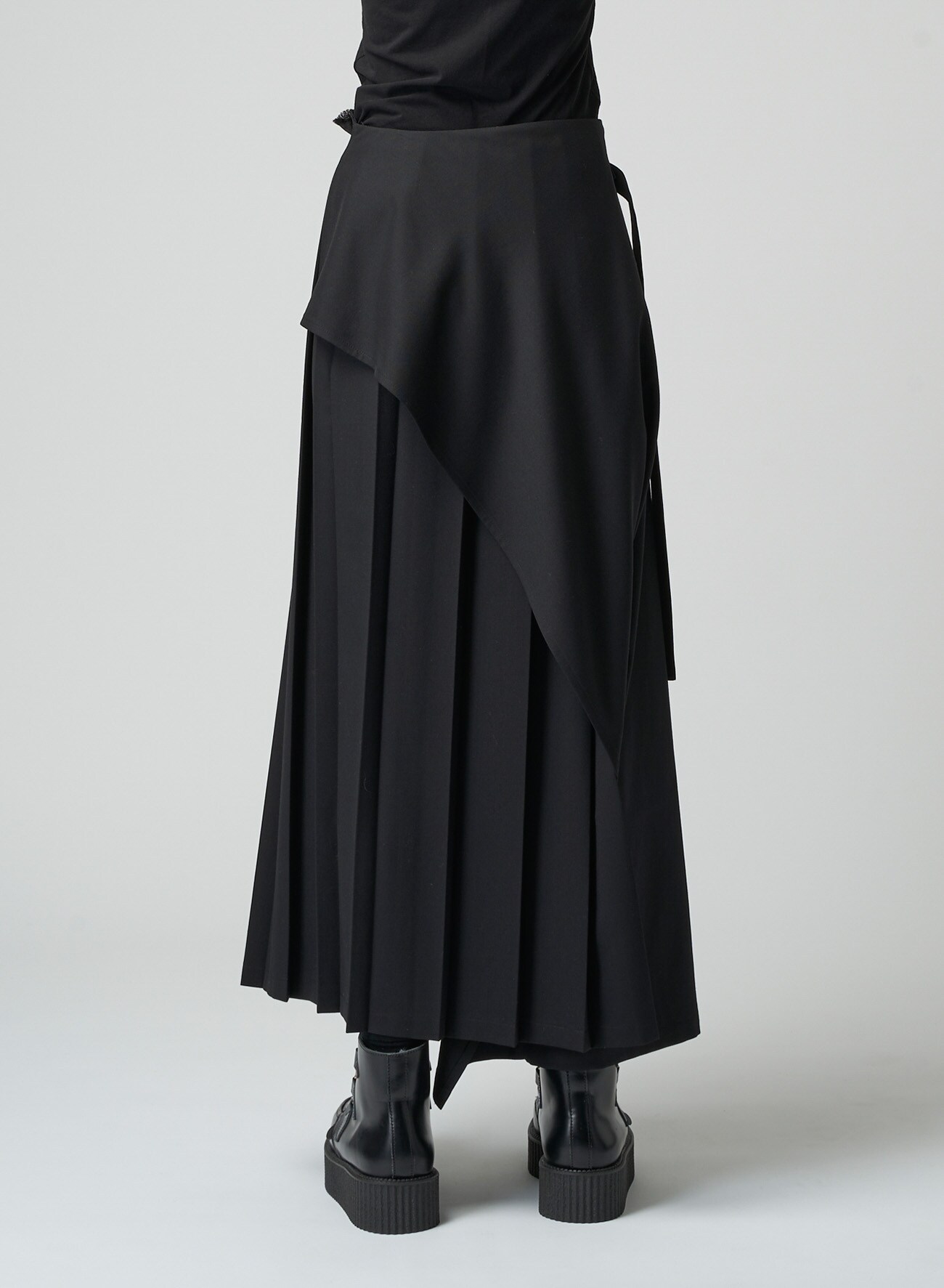 WOOL/POLYESTER SERGE PLEATED WRAP PANTS