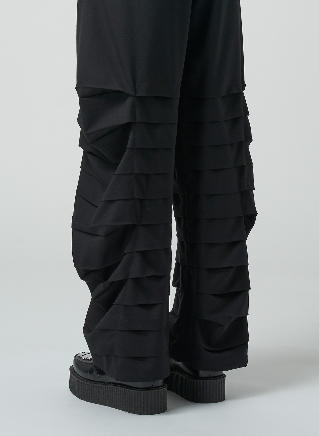 WOOL/POLYESTER SERGE PANTS WITH HORIZONTAL PLEATS