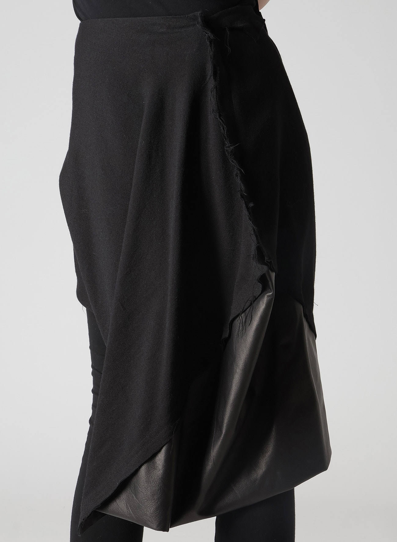 LIGHT SERGE PANELED SKIRT