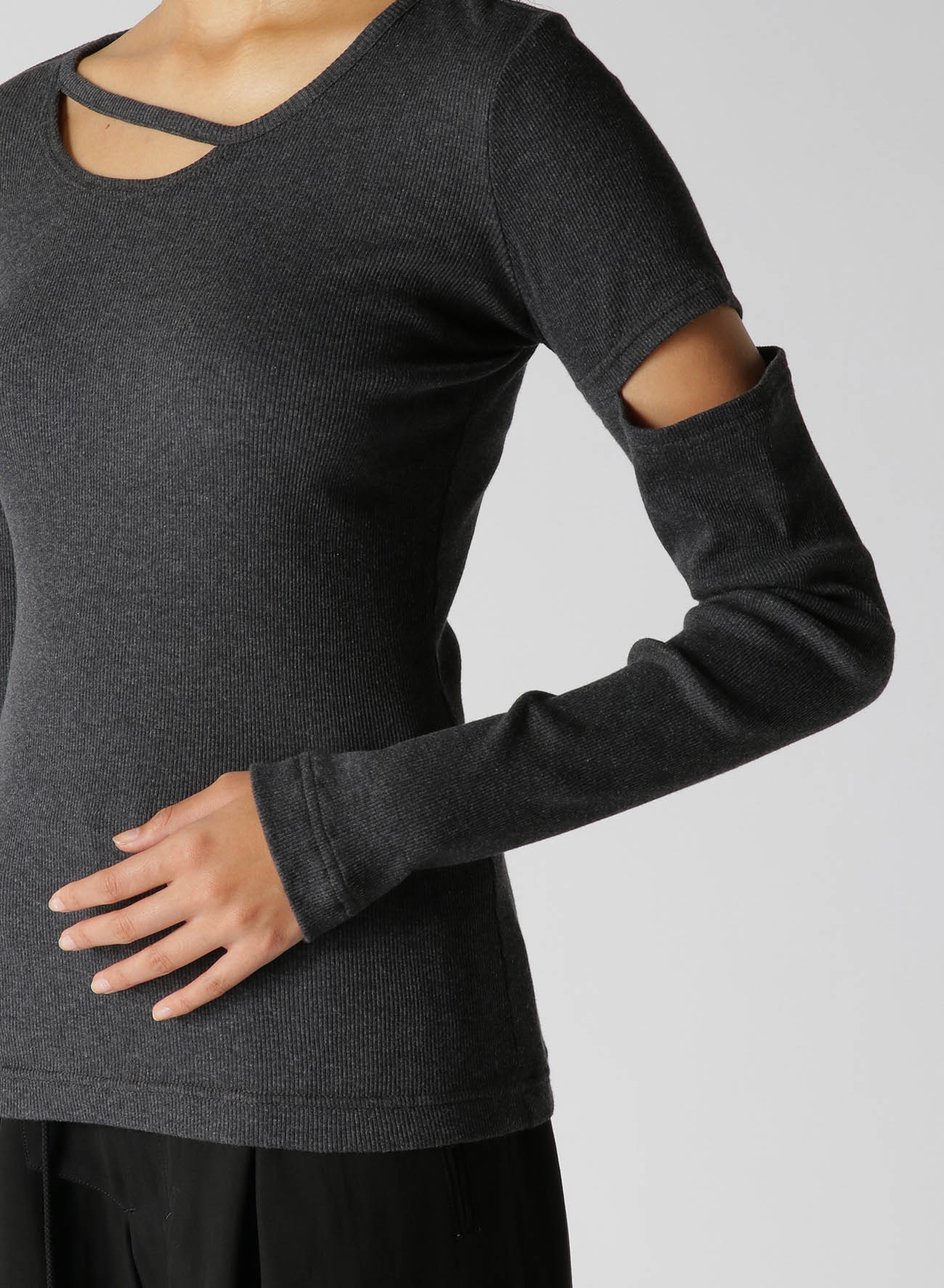 RIB STITCH LONG SLEEVE T-SHIRT WITH ARM SLITS