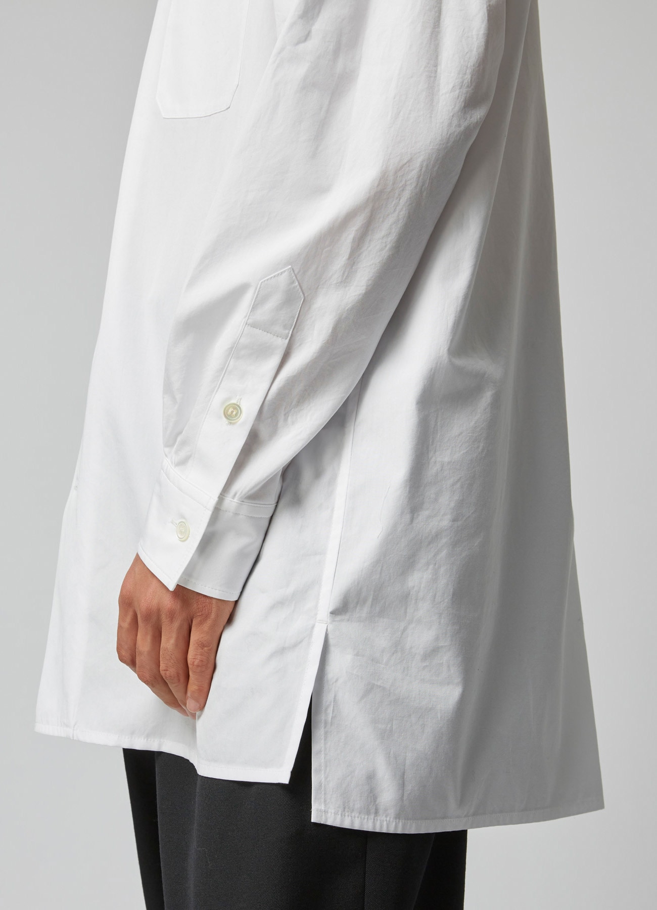 CLASSIC COTTON BROADCLOTH SHIRT WITH WIDE SLEEVE PLACKETS