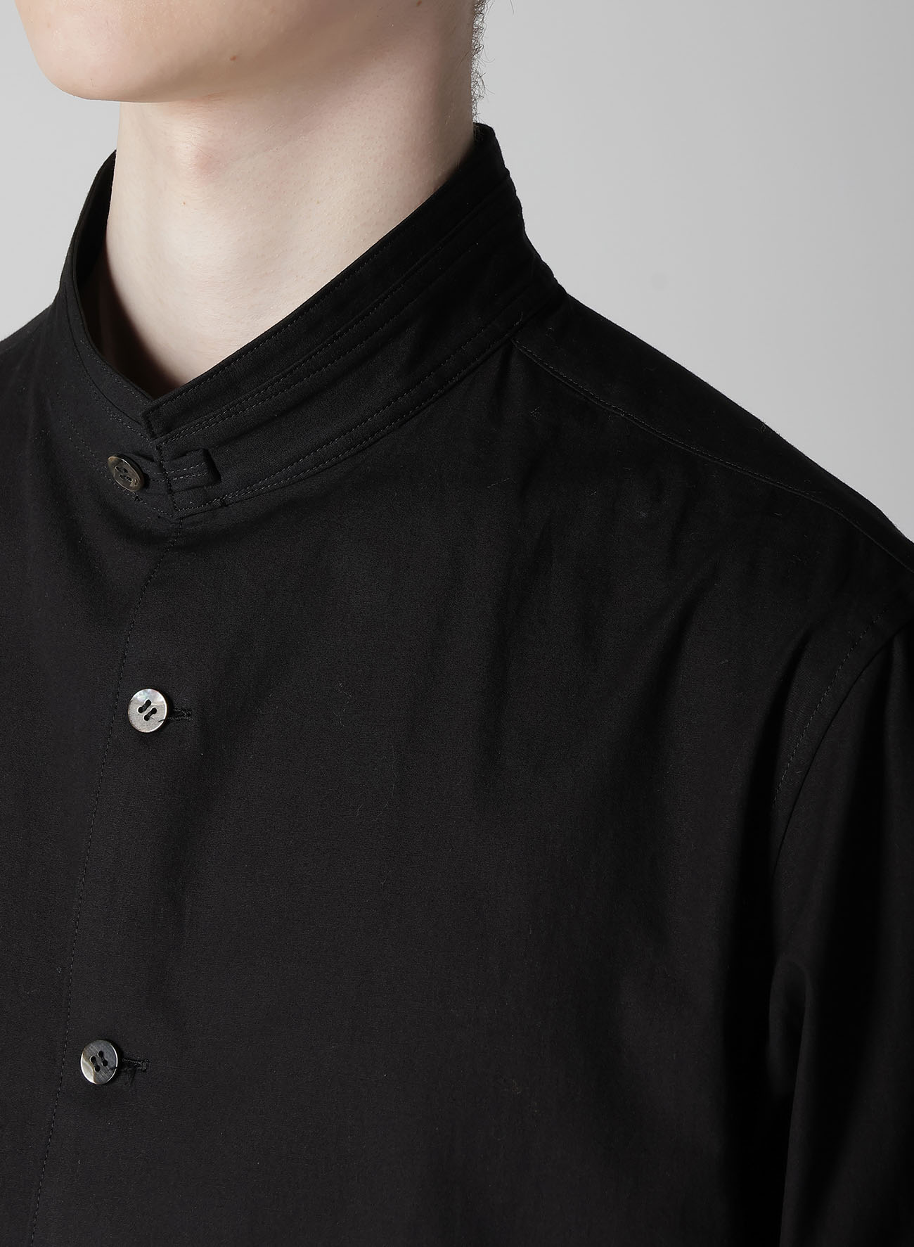 40 BROAD PANEL STAND COLLAR SHIRT