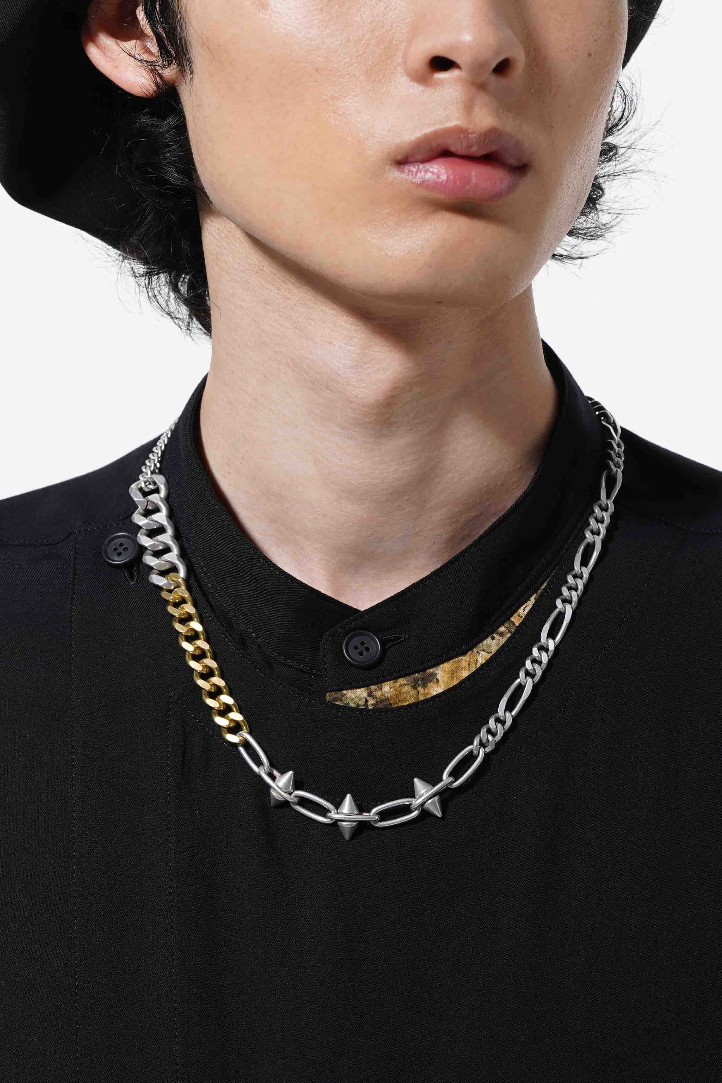 SPIKE FIGARO CURVE CHAIN NECKLACE