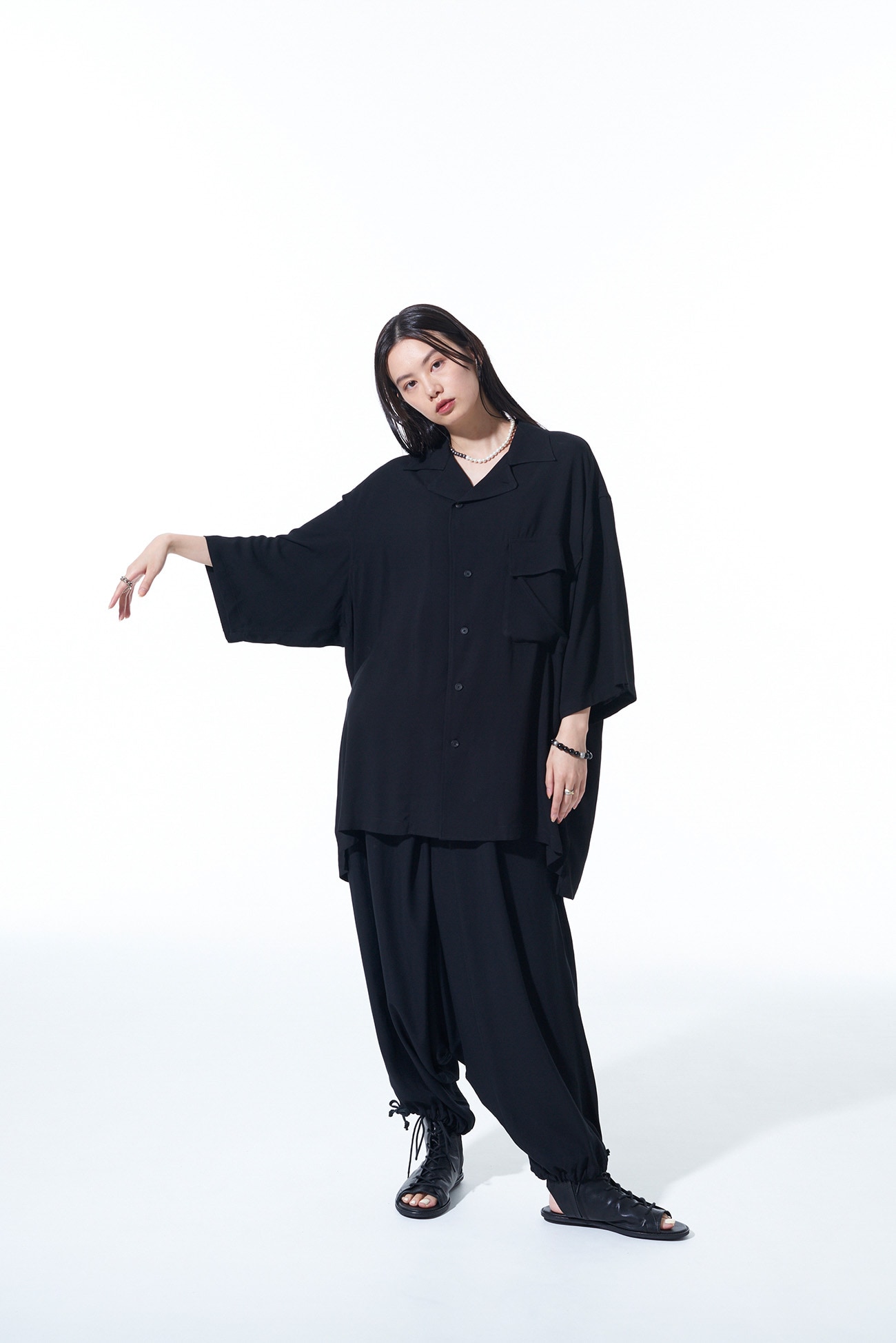 RAYON WASHER TWILL OPEN-COLLAR SHIRT(M Black): S'YTE｜THE SHOP