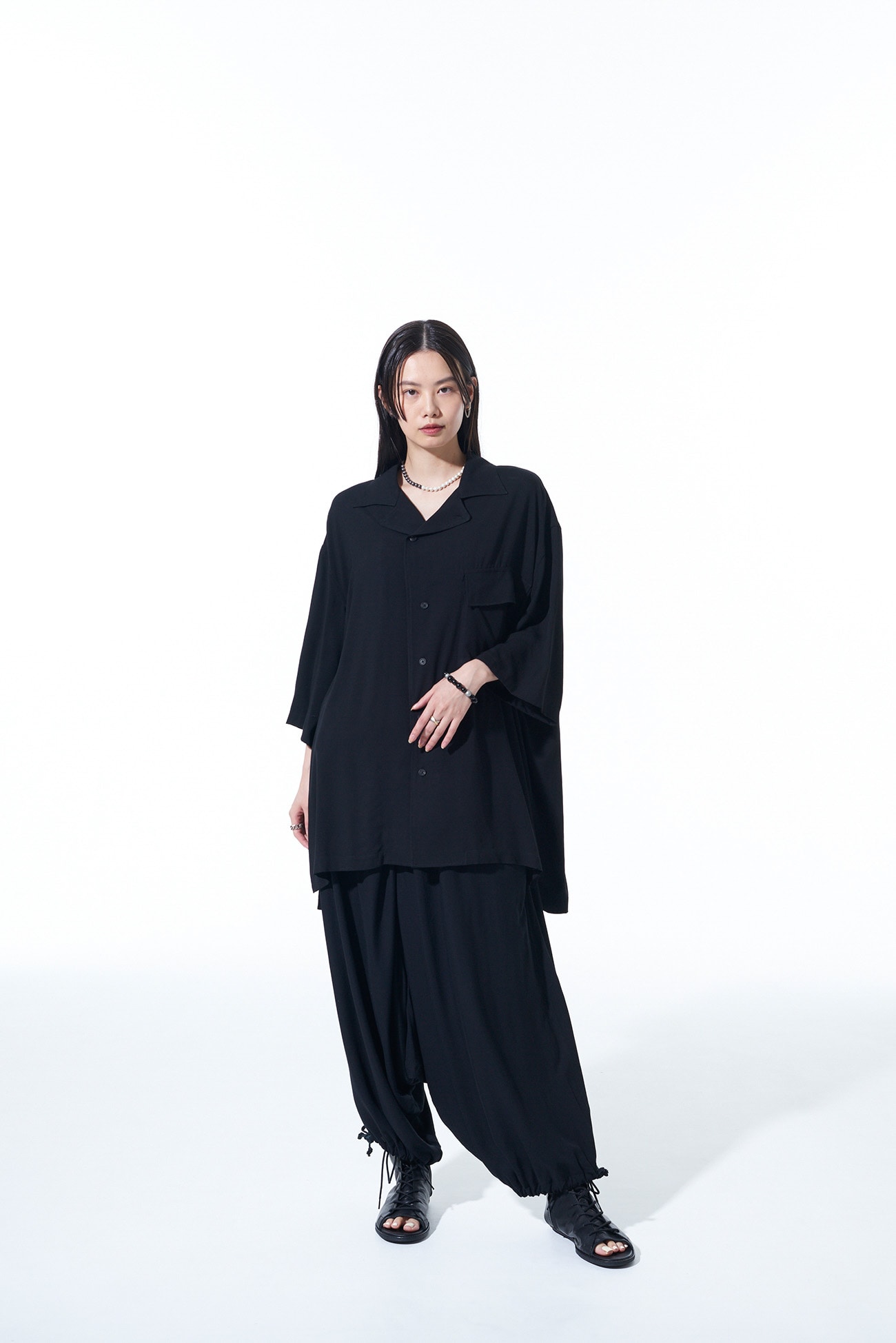 RAYON WASHER TWILL OPEN-COLLAR SHIRT(M Black): S'YTE｜THE SHOP