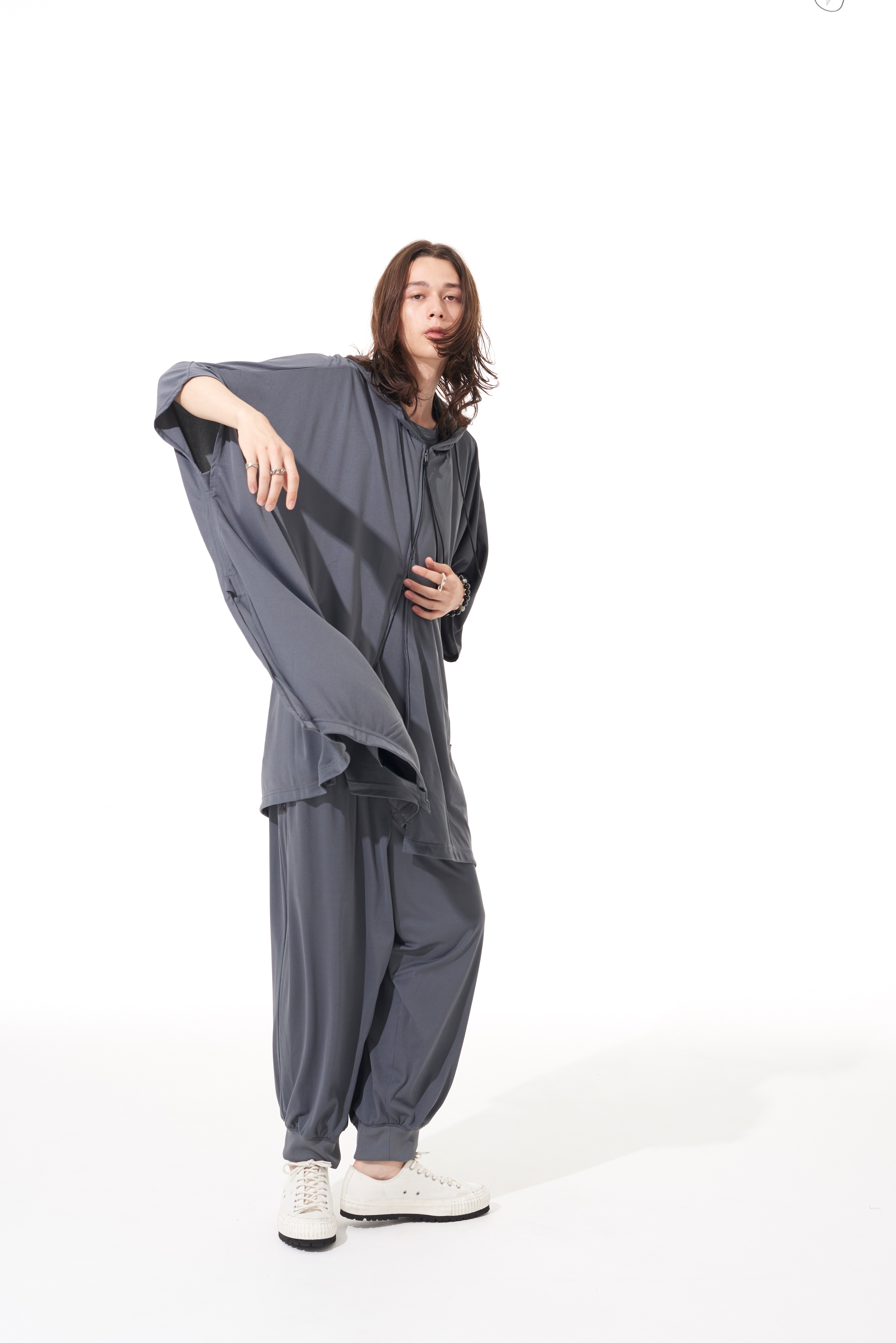 HIGH-GAUGE POLYESTER SMOOTH JERSEY  PANTS WITH RIBBED HEMS