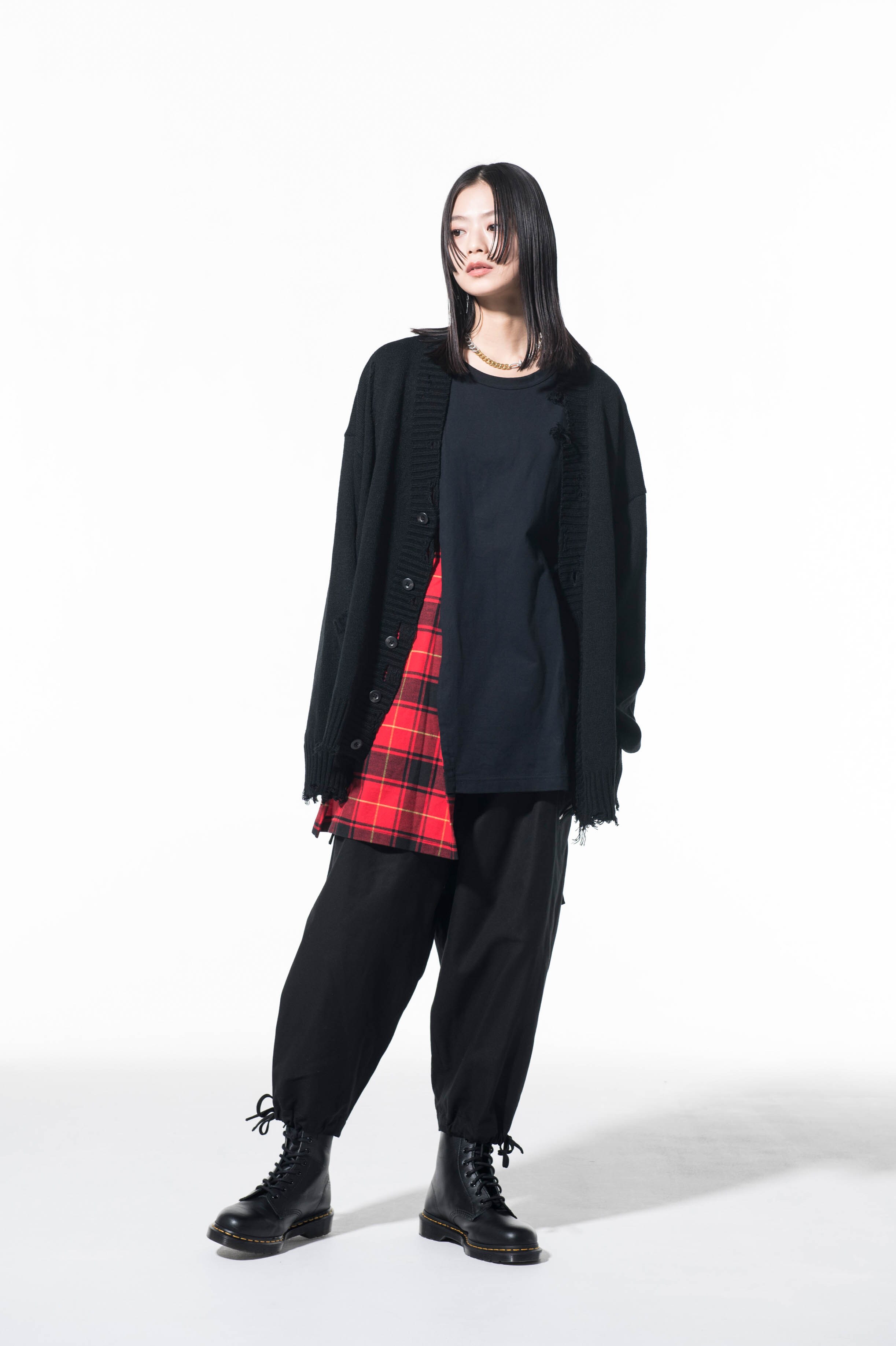 7G BULKY WOOL DAMAGE V-NECK CARDIGAN(M Black): S'YTE｜THE SHOP