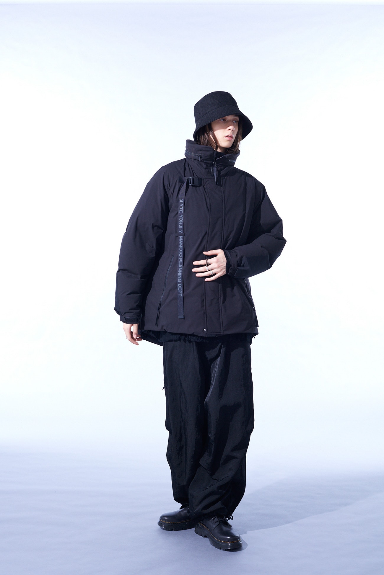 SOLOTEX SEAMLESS DOWN MONSTER PARKA(M Black): S'YTE｜THE SHOP 