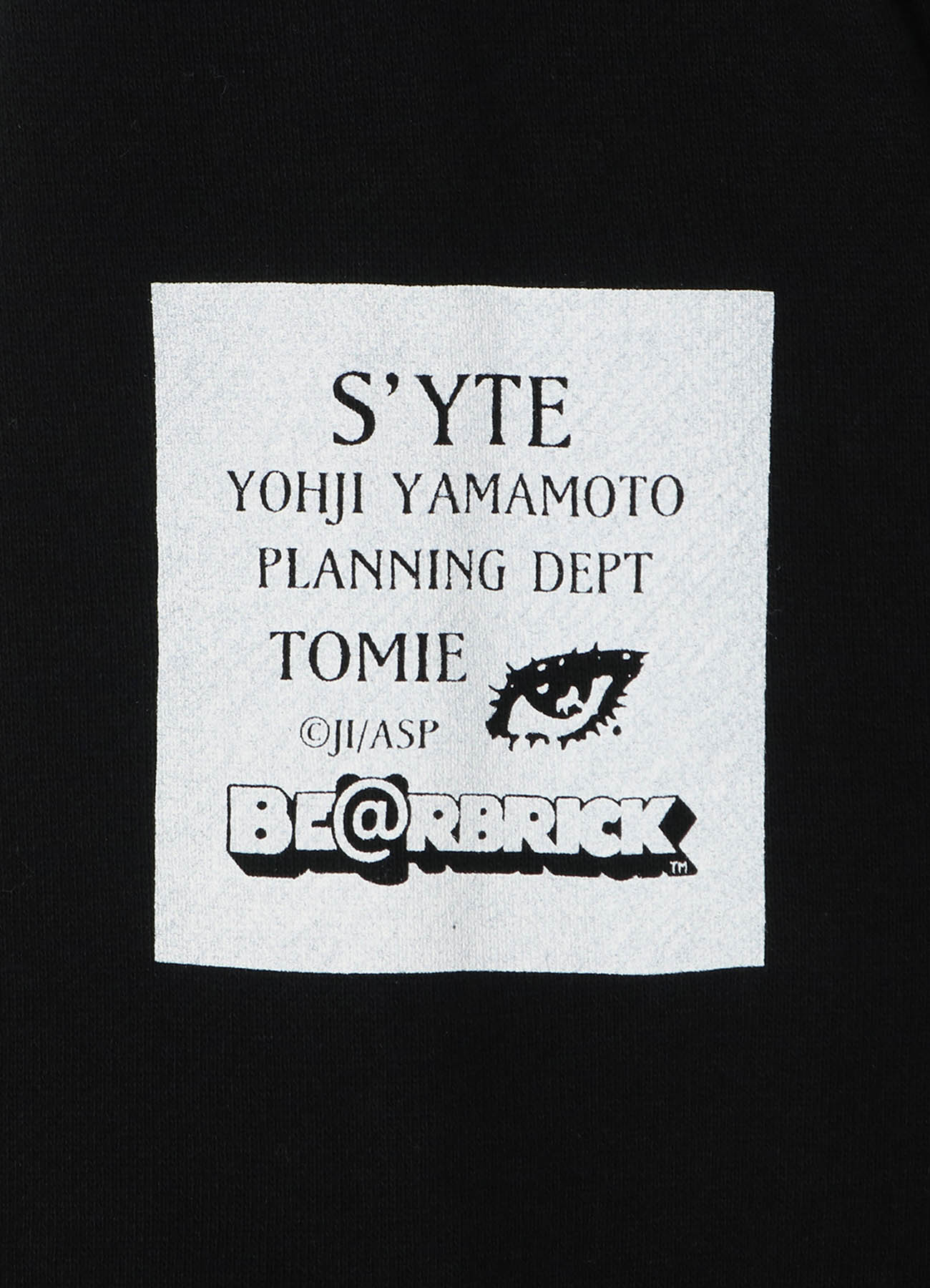 【9/1 12:00発売】BE@RBRICK × Junji ITO "Tomie" Zipper Hoodie