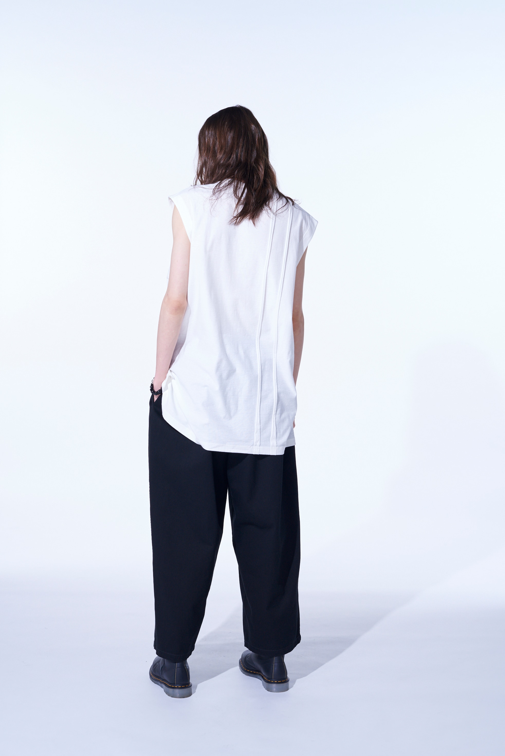 COTTON JERSEY VERTICALLY GRAFTED SLEEVELESS TOP WITH HEM SLIT
