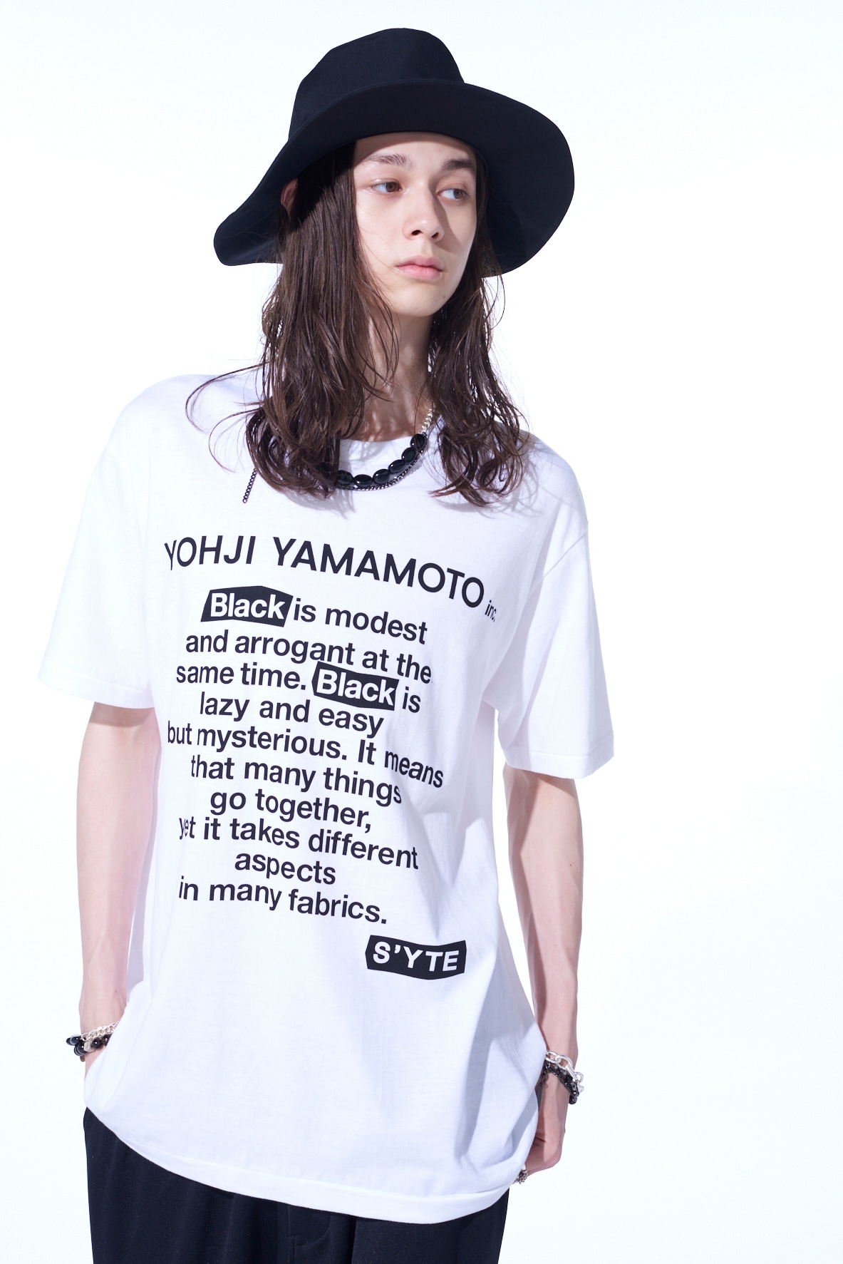 「BLACK IS MODEST」MESSAGE T-SHIRT